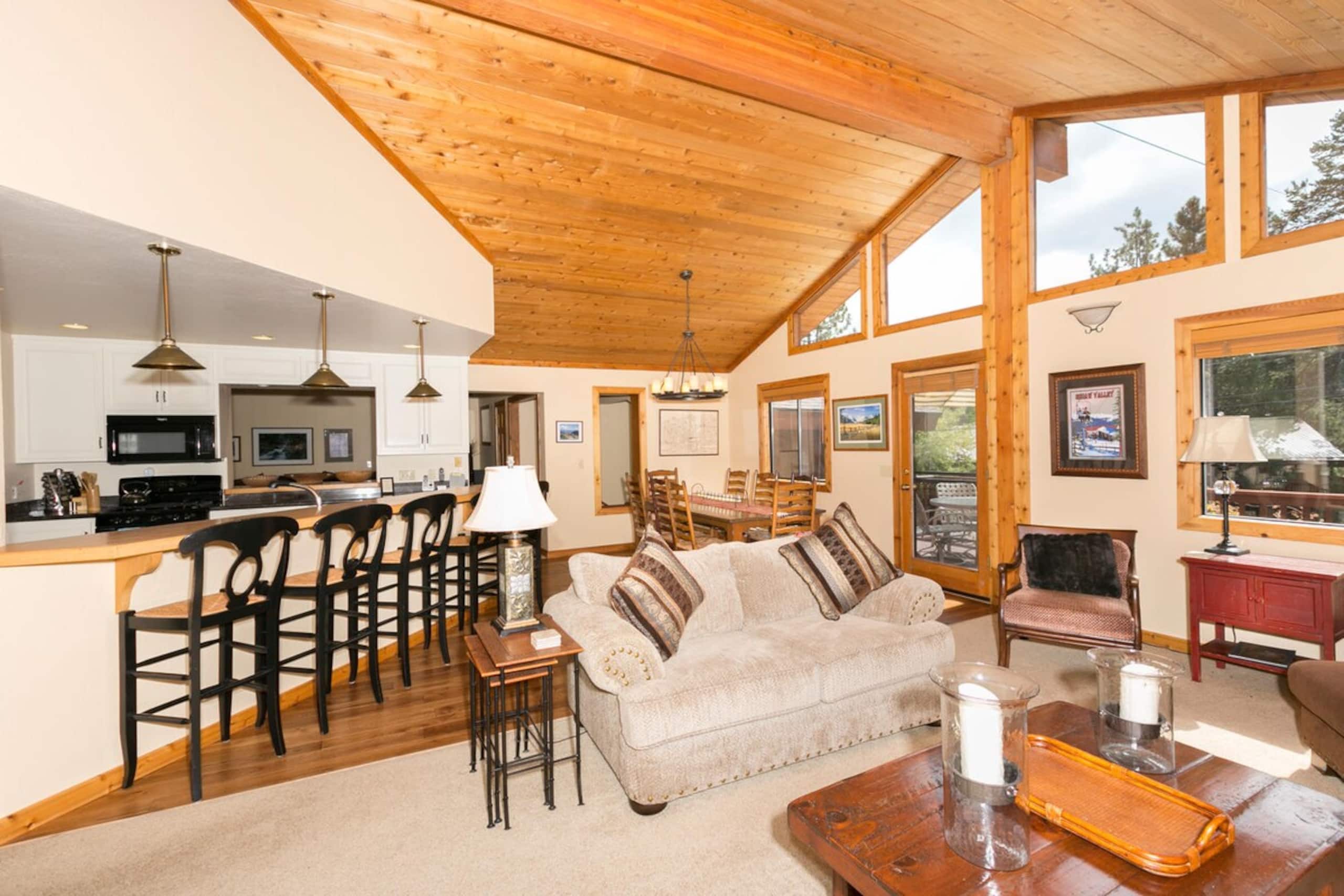 Victory Place Palisades- 5BR, Hot Tub, Pool Table - Photo 6