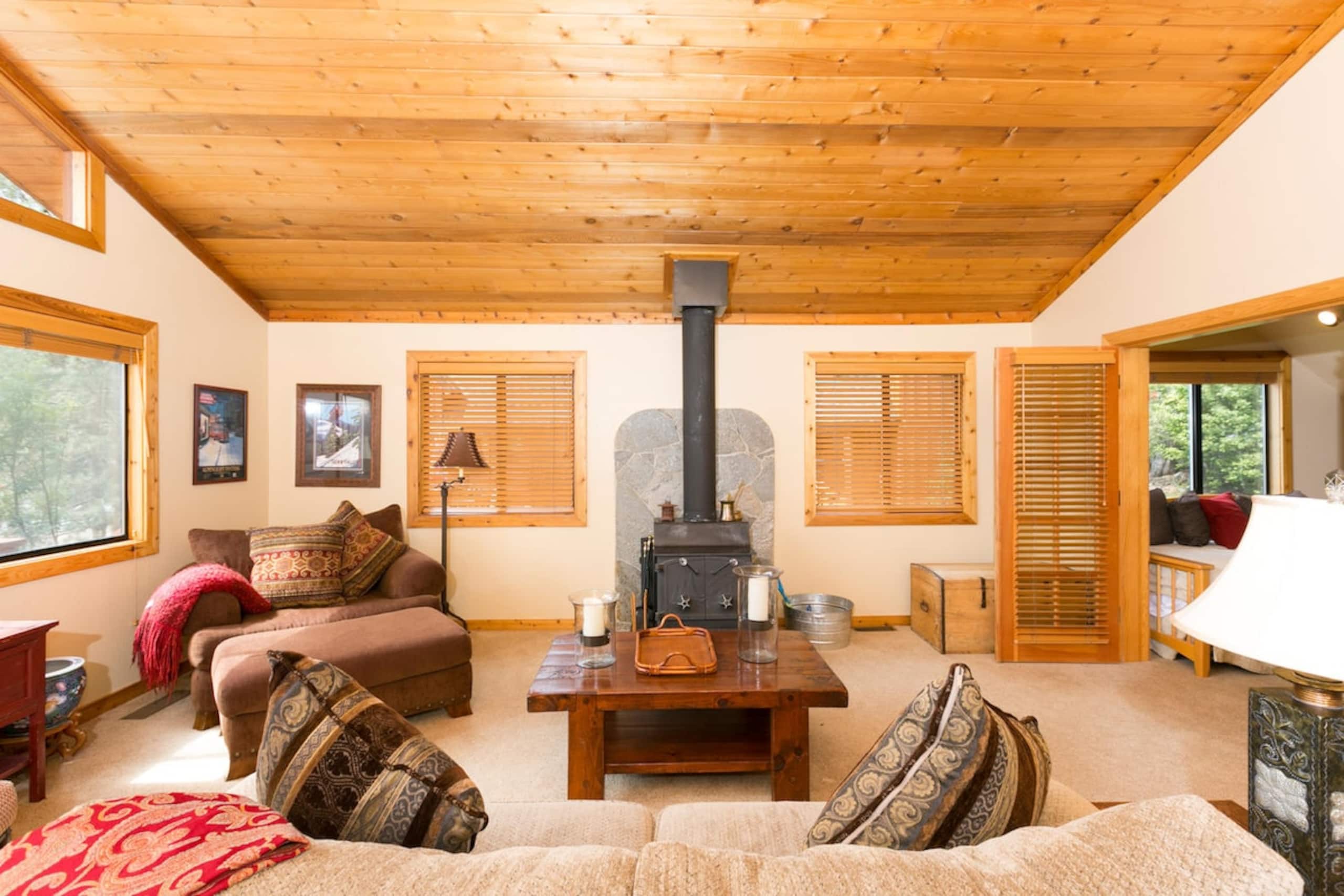 Victory Place Palisades- 5BR, Hot Tub, Pool Table - Photo 5
