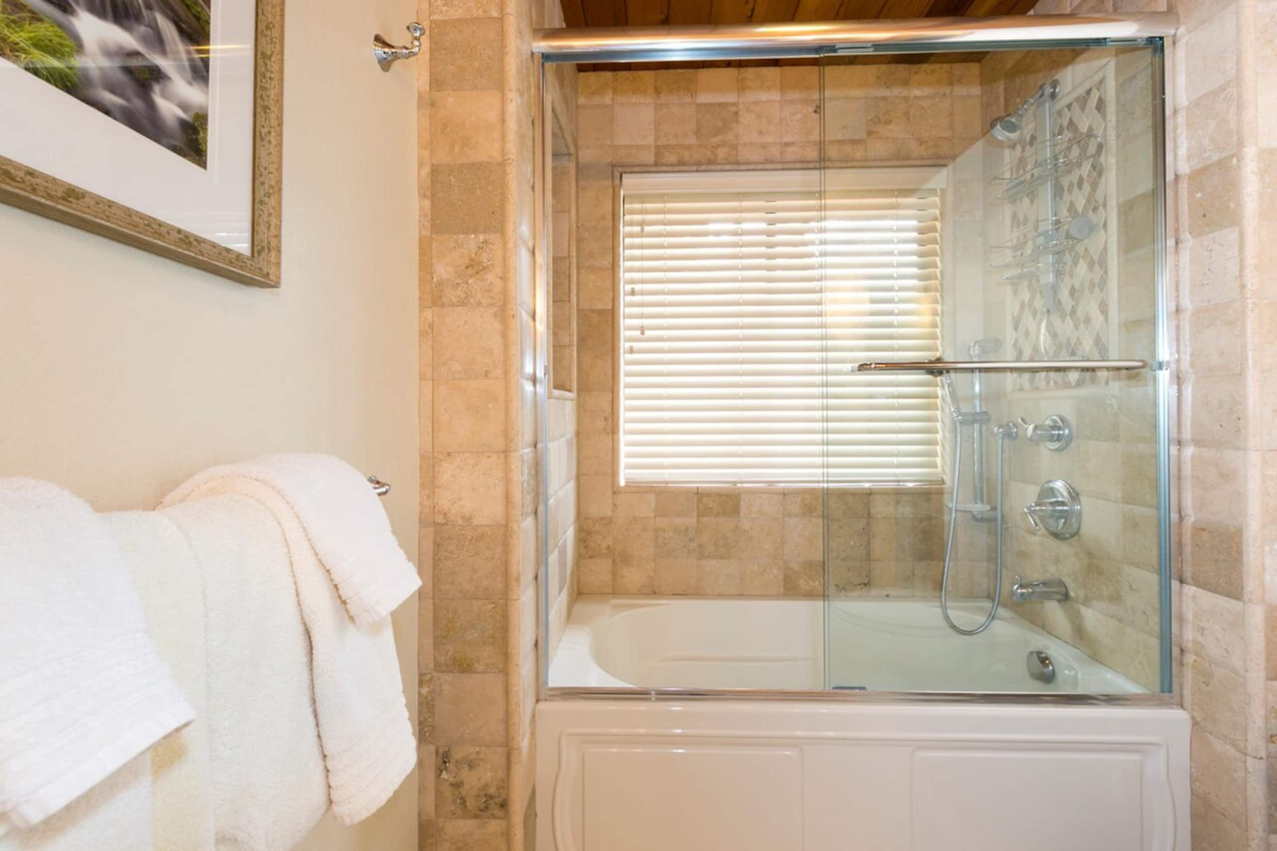 Victory Place Palisades- 5BR, Hot Tub, Pool Table - Photo 13