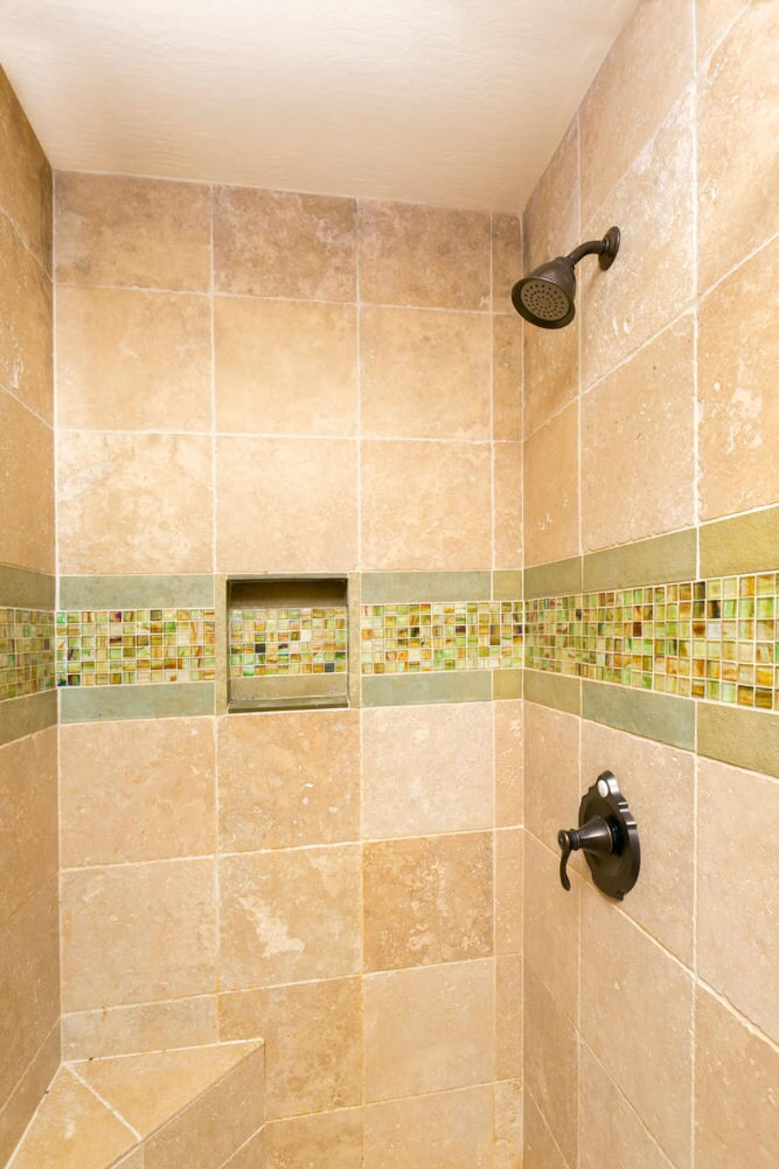 Victory Place Palisades- 5BR, Hot Tub, Pool Table - Photo 17
