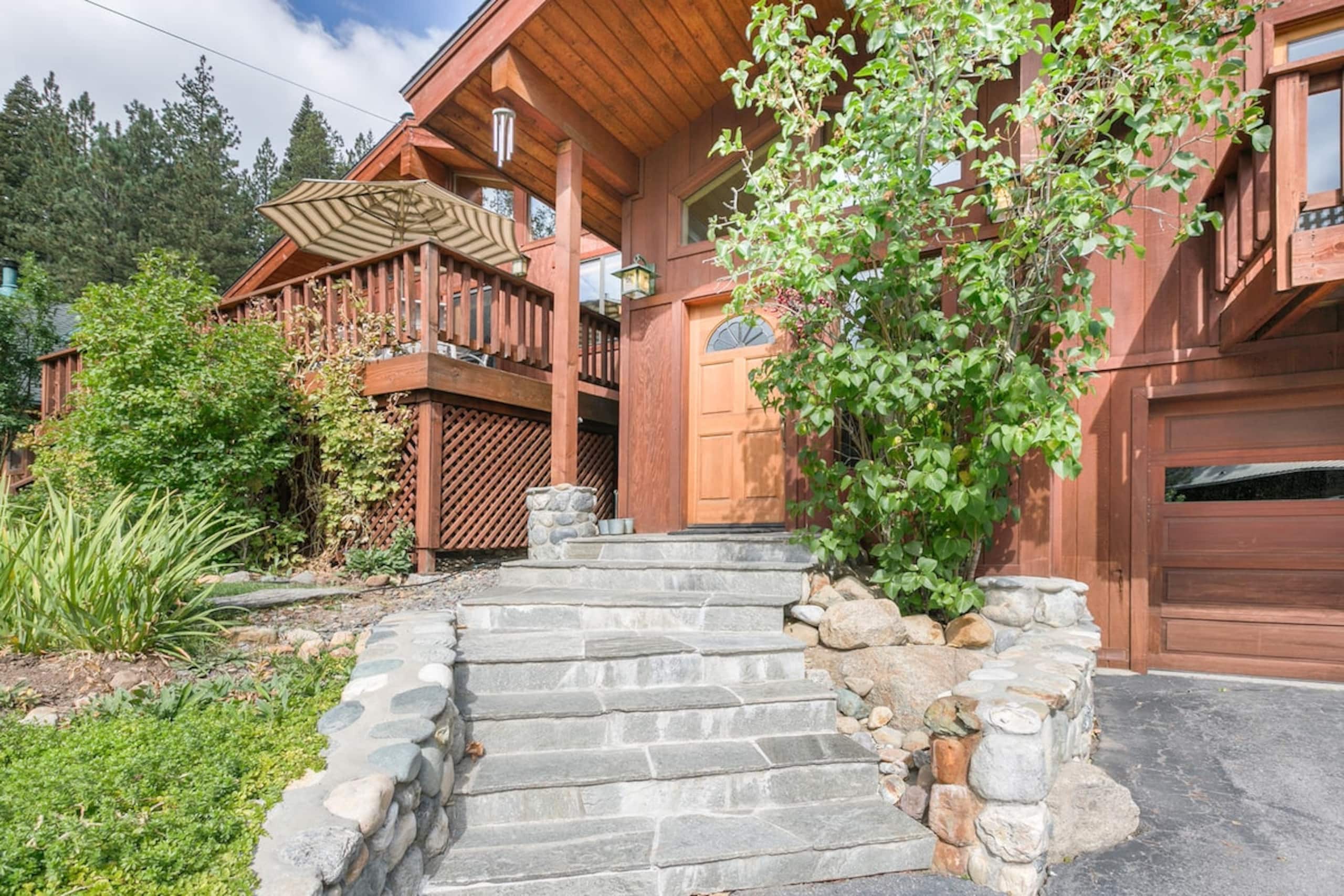 Victory Place Palisades- 5BR, Hot Tub, Pool Table - Photo 2