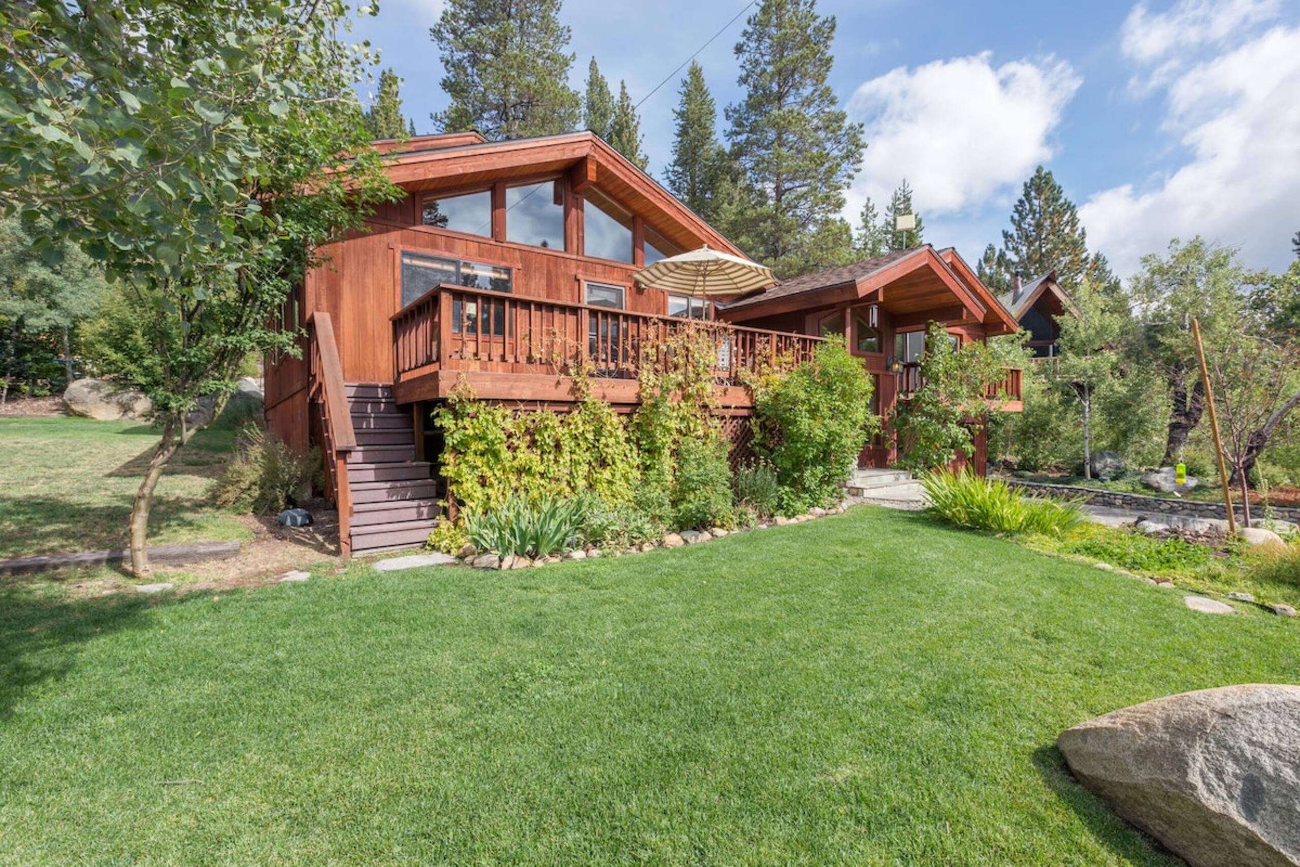 Victory Place Palisades- 5BR, Hot Tub, Pool Table - Main photo