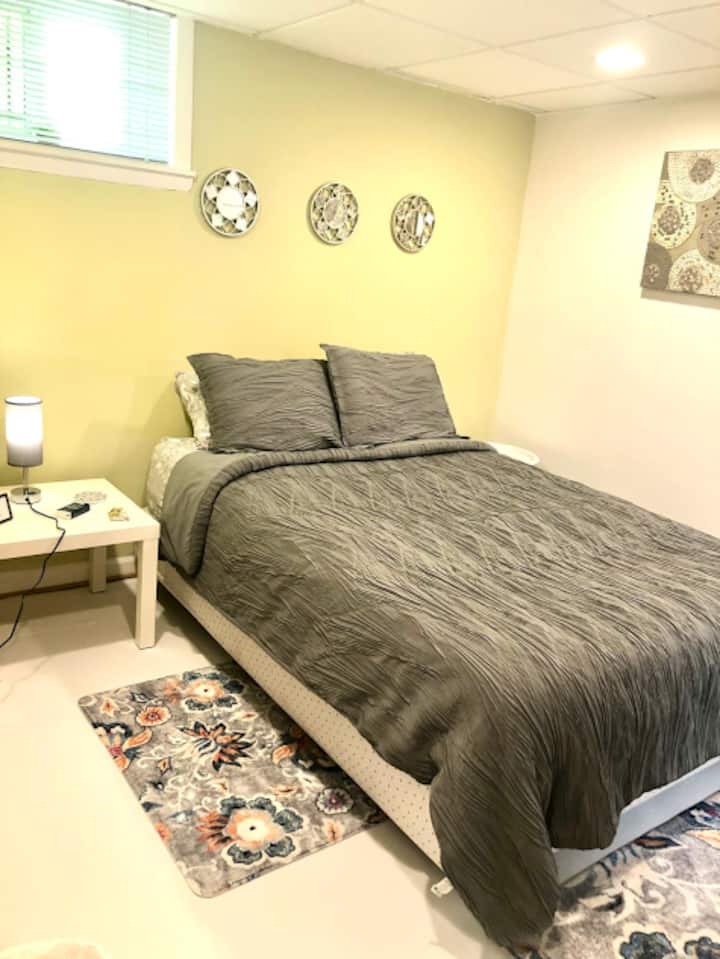 Takoma 2br Bsmt Apt |Free Pkg | Laundry | 
Kitchen - Washington, D.C.
