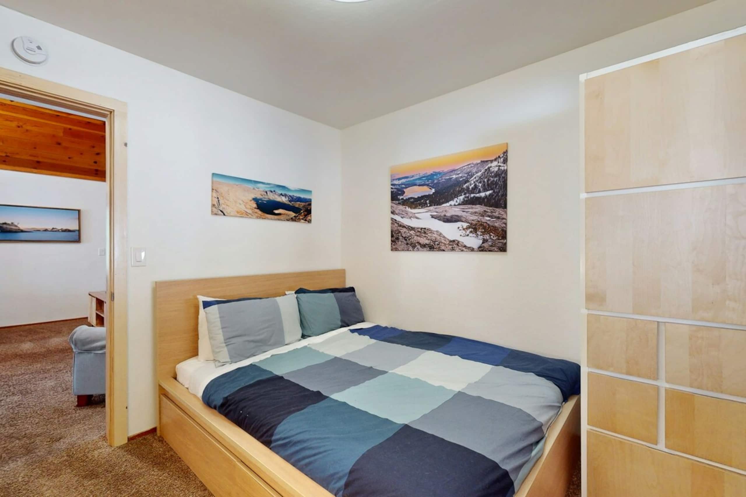 Updated 3BR Skiview, Pool, Hot Tub, Sauna - Photo 11