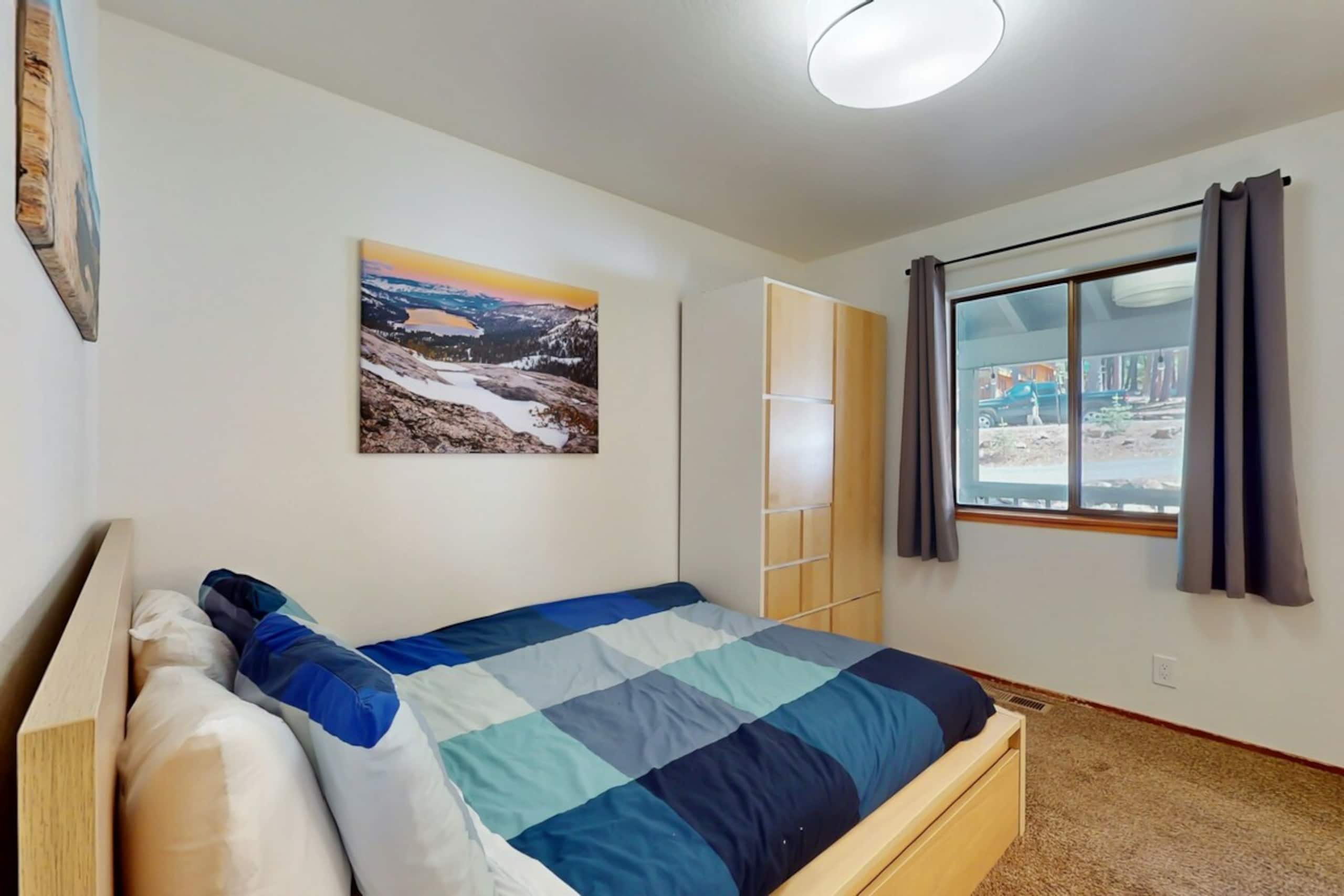 Updated 3BR Skiview, Pool, Hot Tub, Sauna - Photo 13