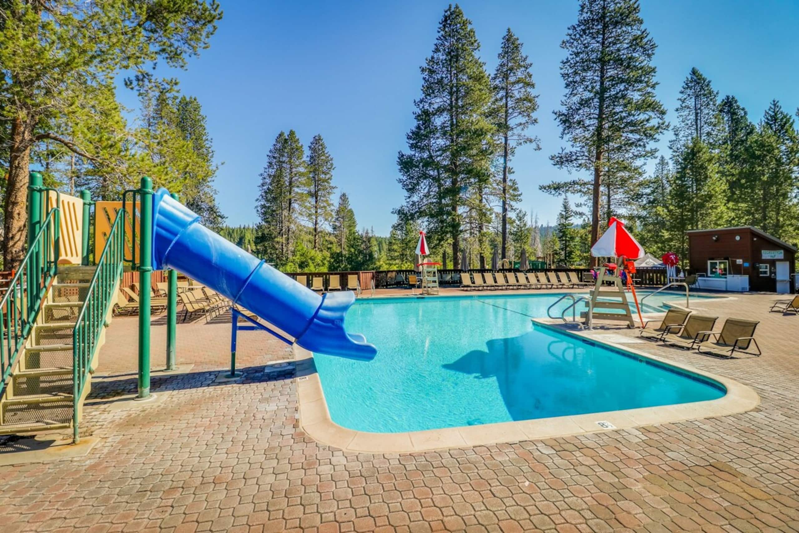 Updated 3BR Skiview, Pool, Hot Tub, Sauna - Photo 1