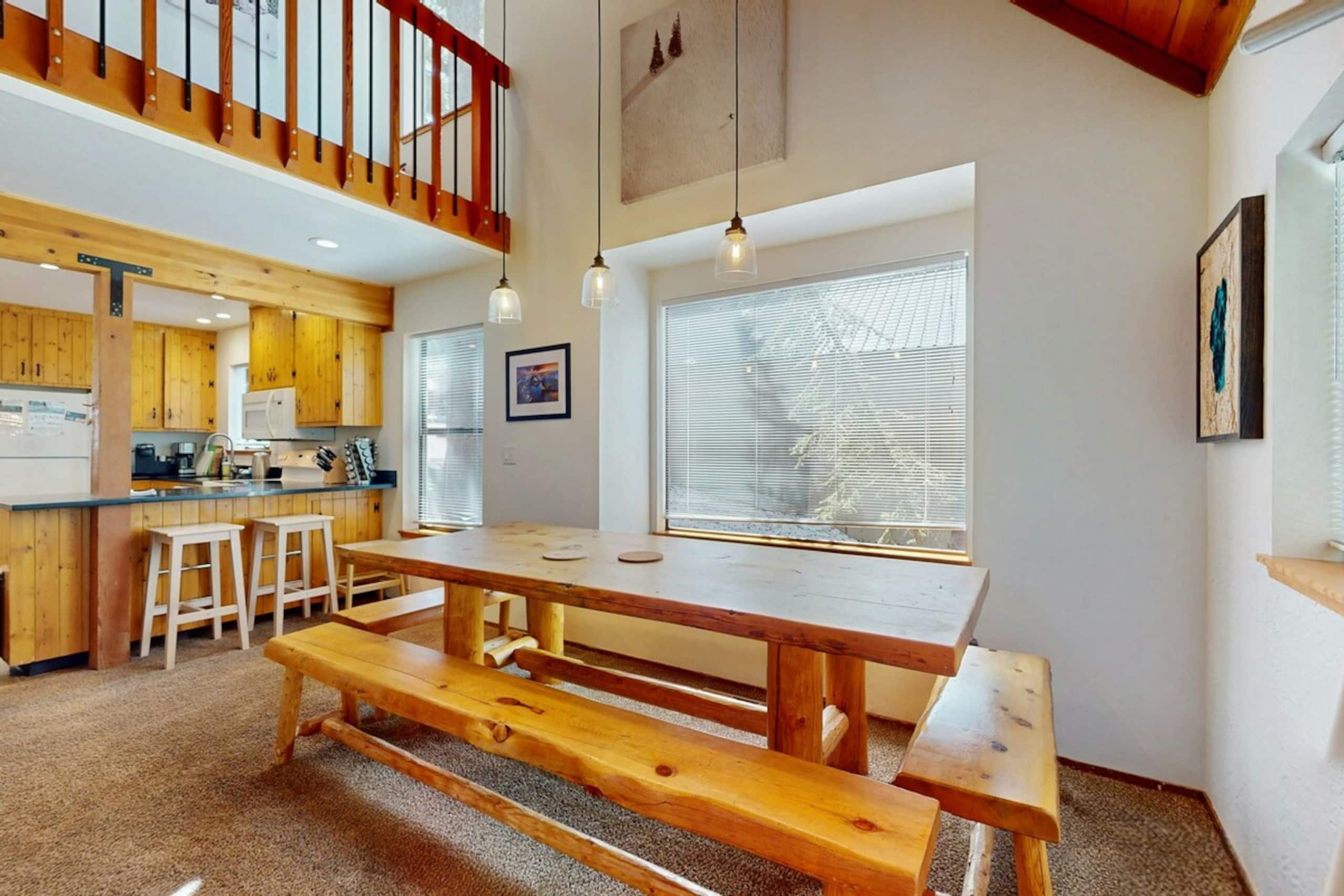 Updated 3BR Skiview, Pool, Hot Tub, Sauna - Photo 5