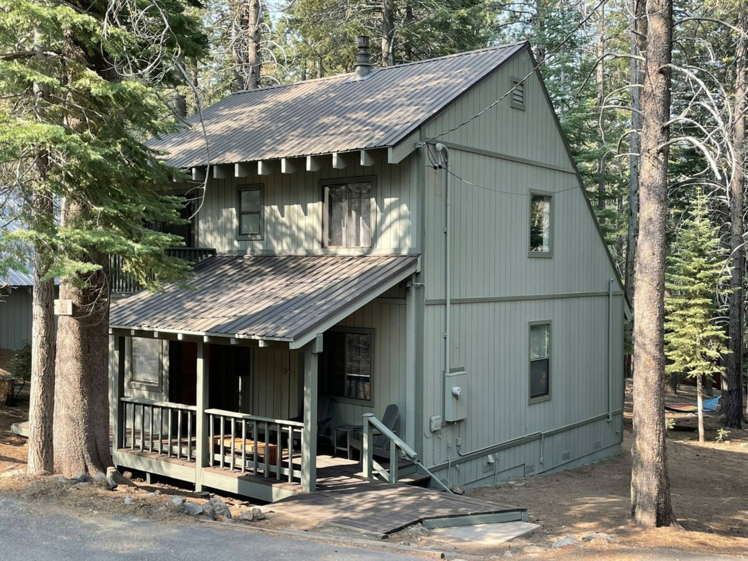 Updated 3BR Skiview, Pool, Hot Tub, Sauna - Photo 20