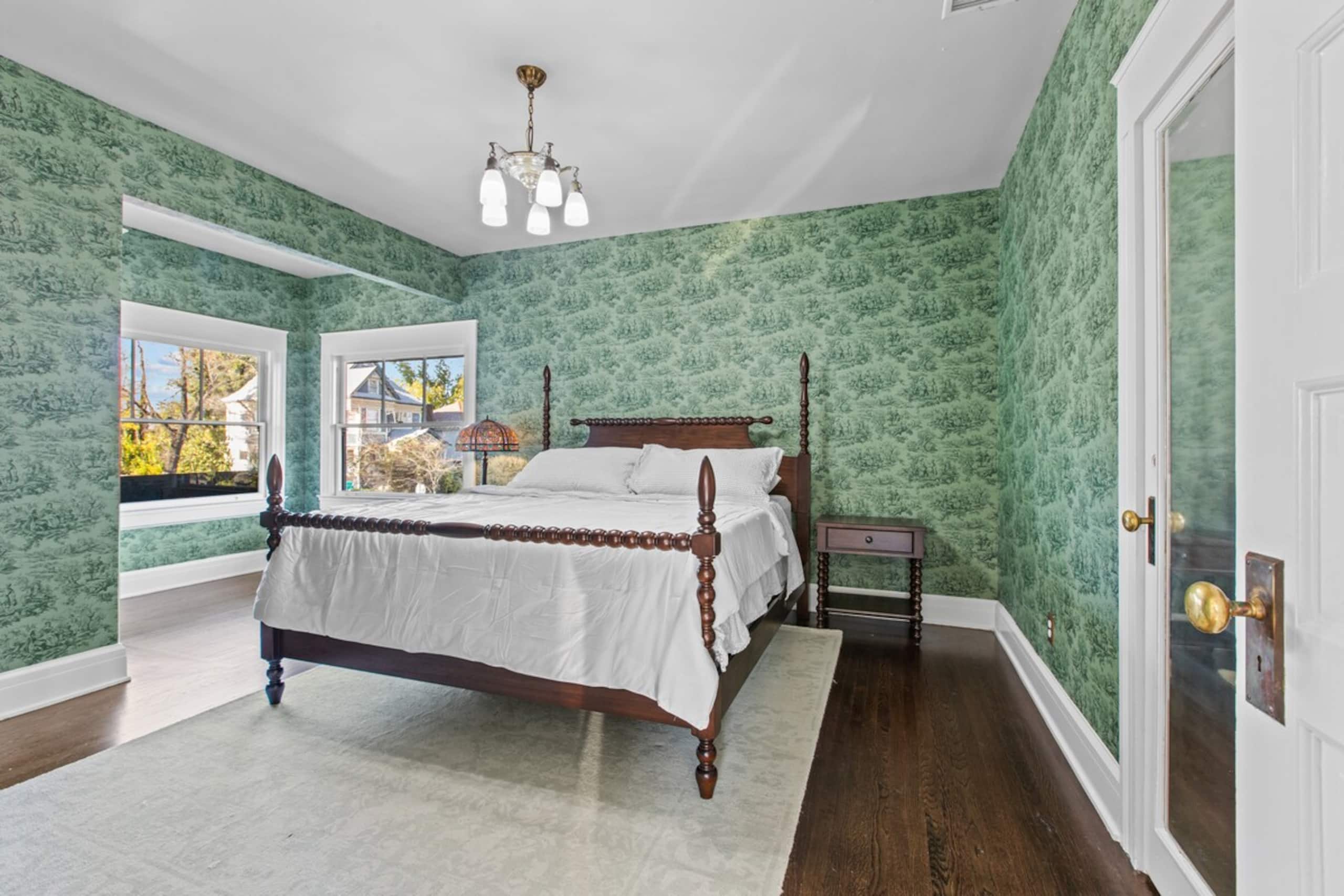 Historic Luxury Home In The Heart of Downtown - Photo 29
