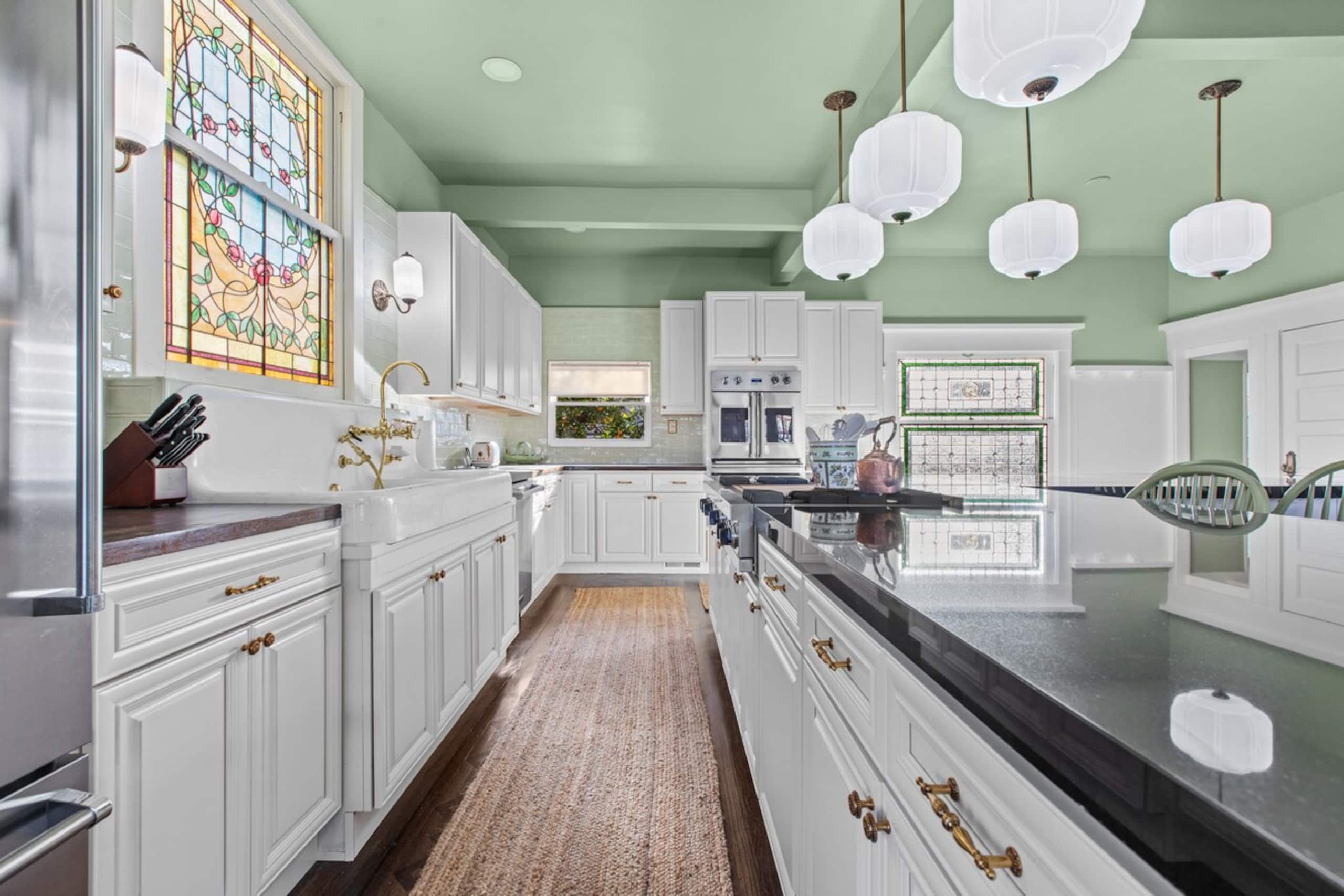 Historic Luxury Home In The Heart of Downtown - Photo 9