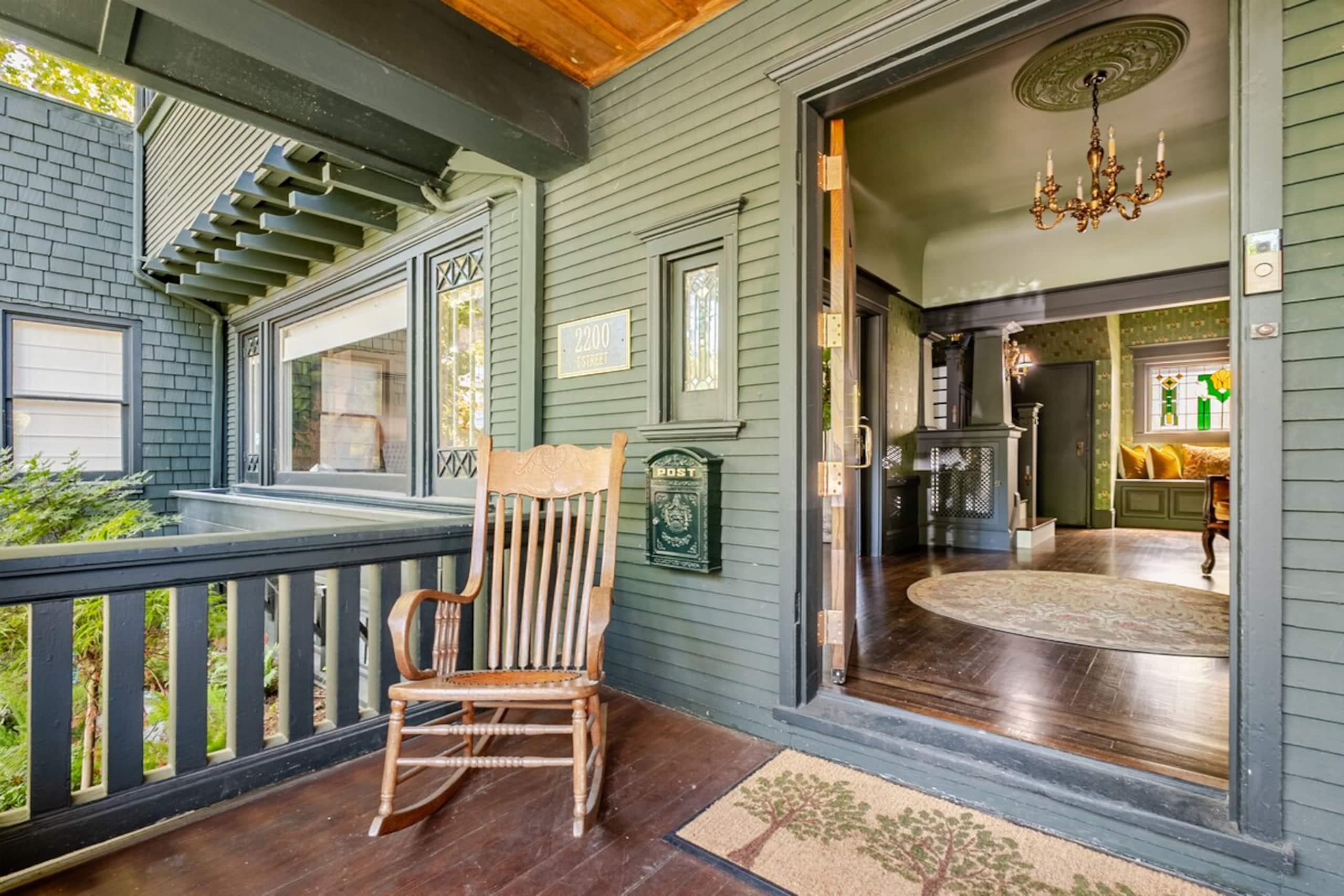 Historic Luxury Home In The Heart of Downtown - Photo 64