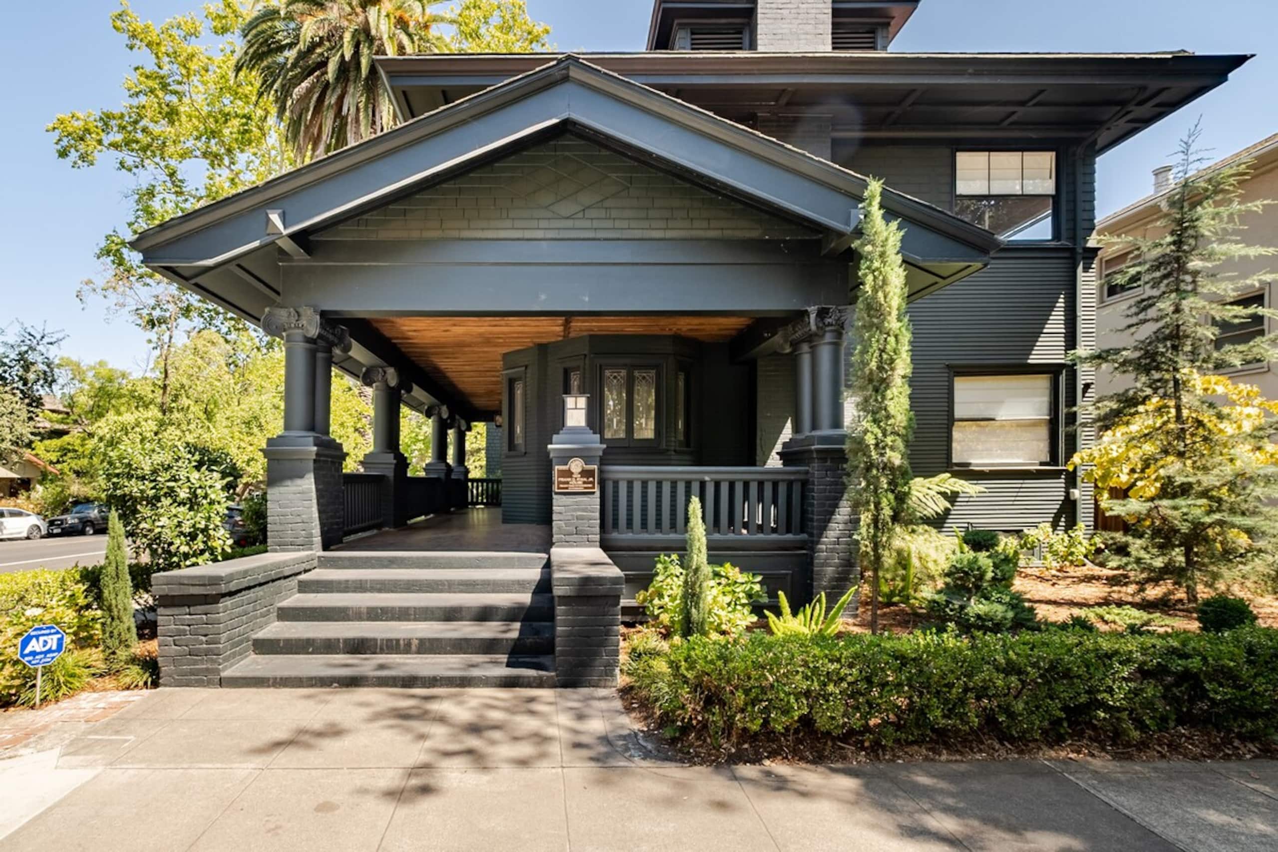 Historic Luxury Home In The Heart of Downtown - Photo 61