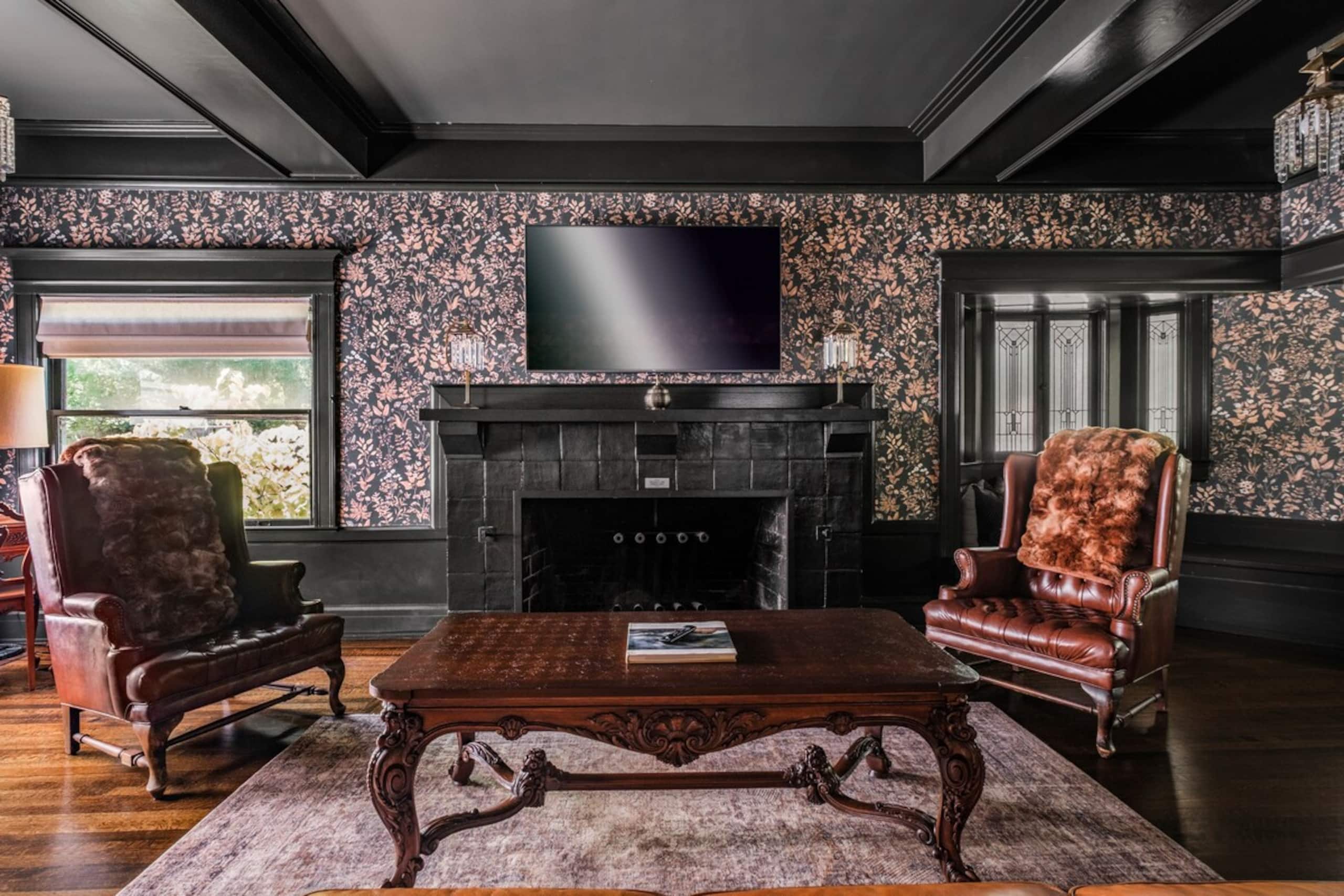 Historic Luxury Home In The Heart of Downtown - Photo 11