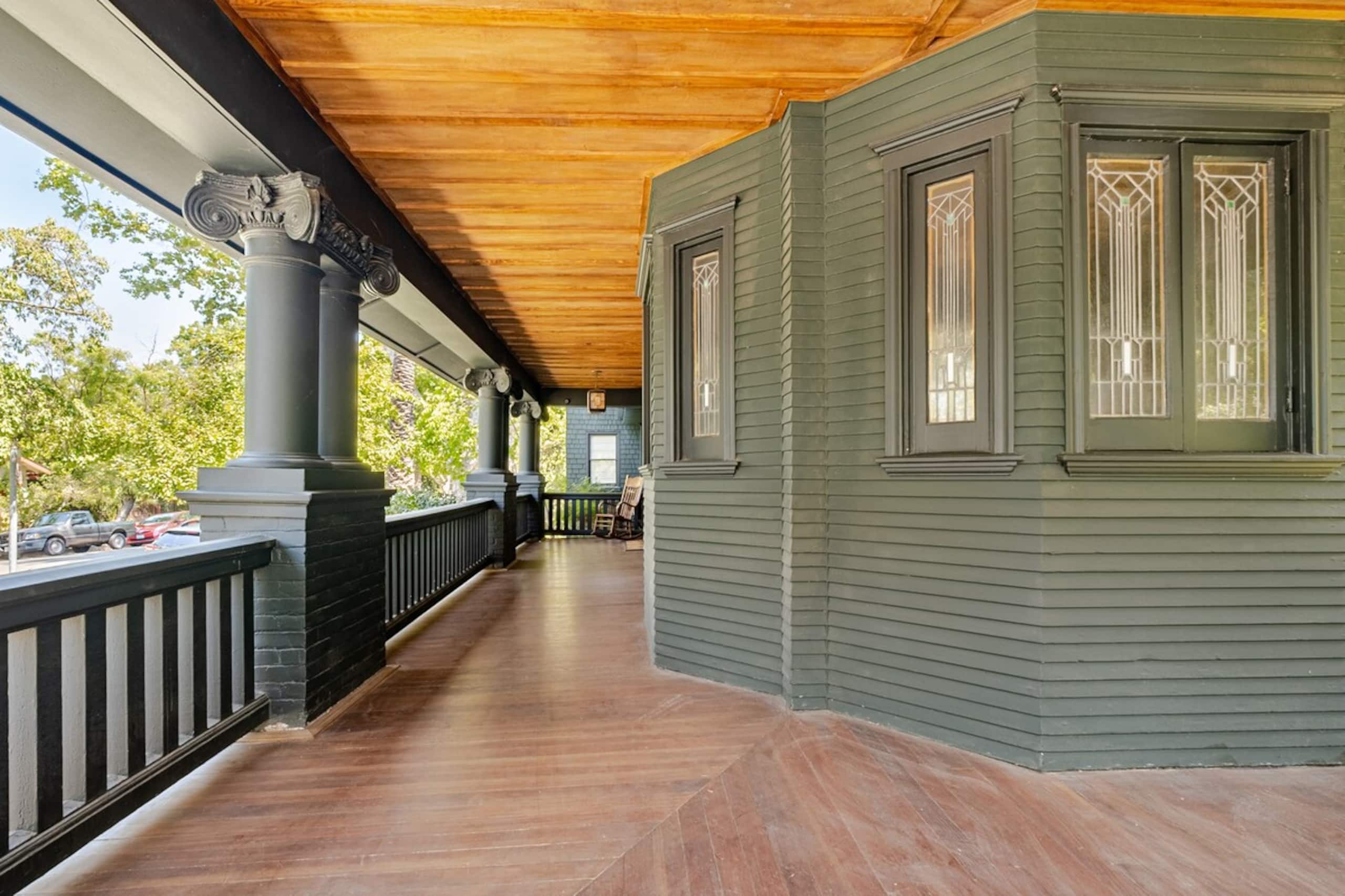 Historic Luxury Home In The Heart of Downtown - Photo 66