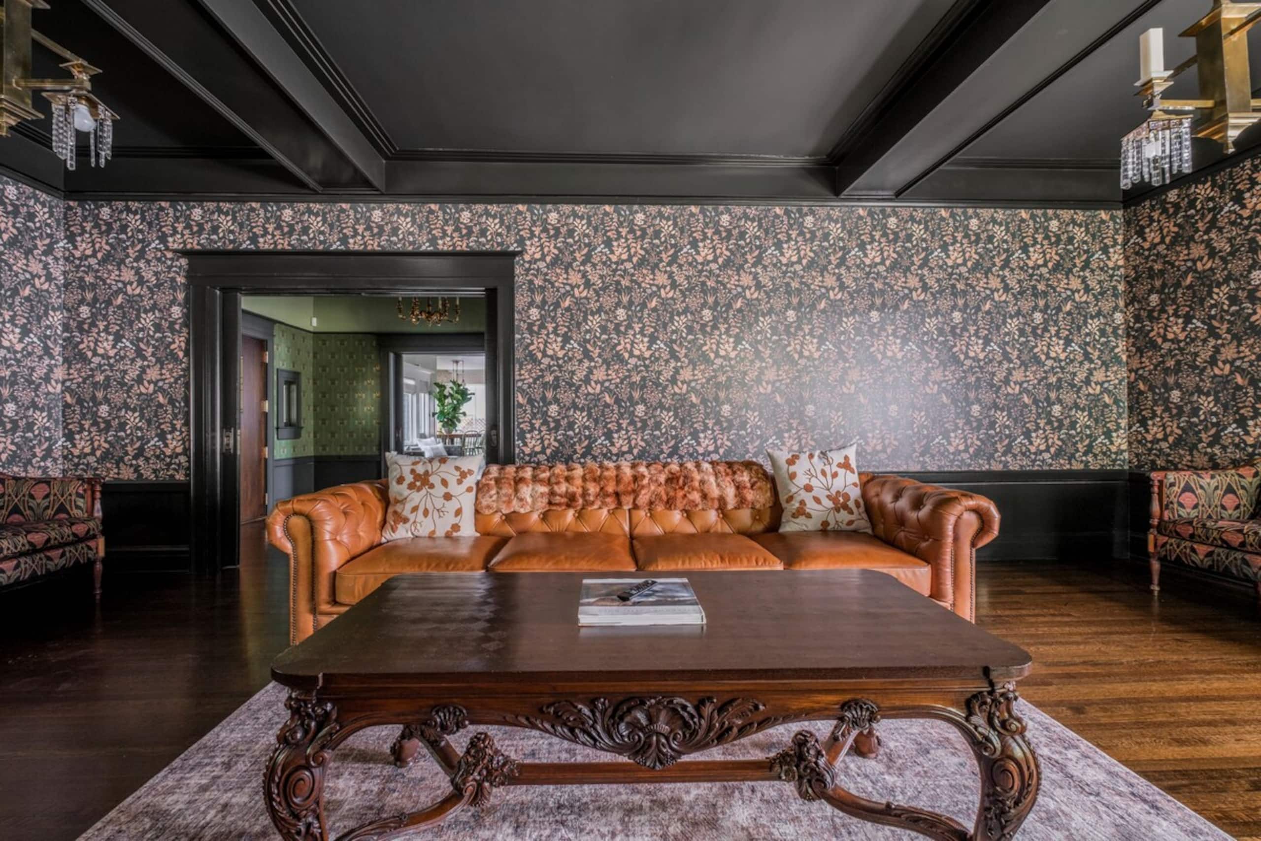 Historic Luxury Home In The Heart of Downtown - Photo 7