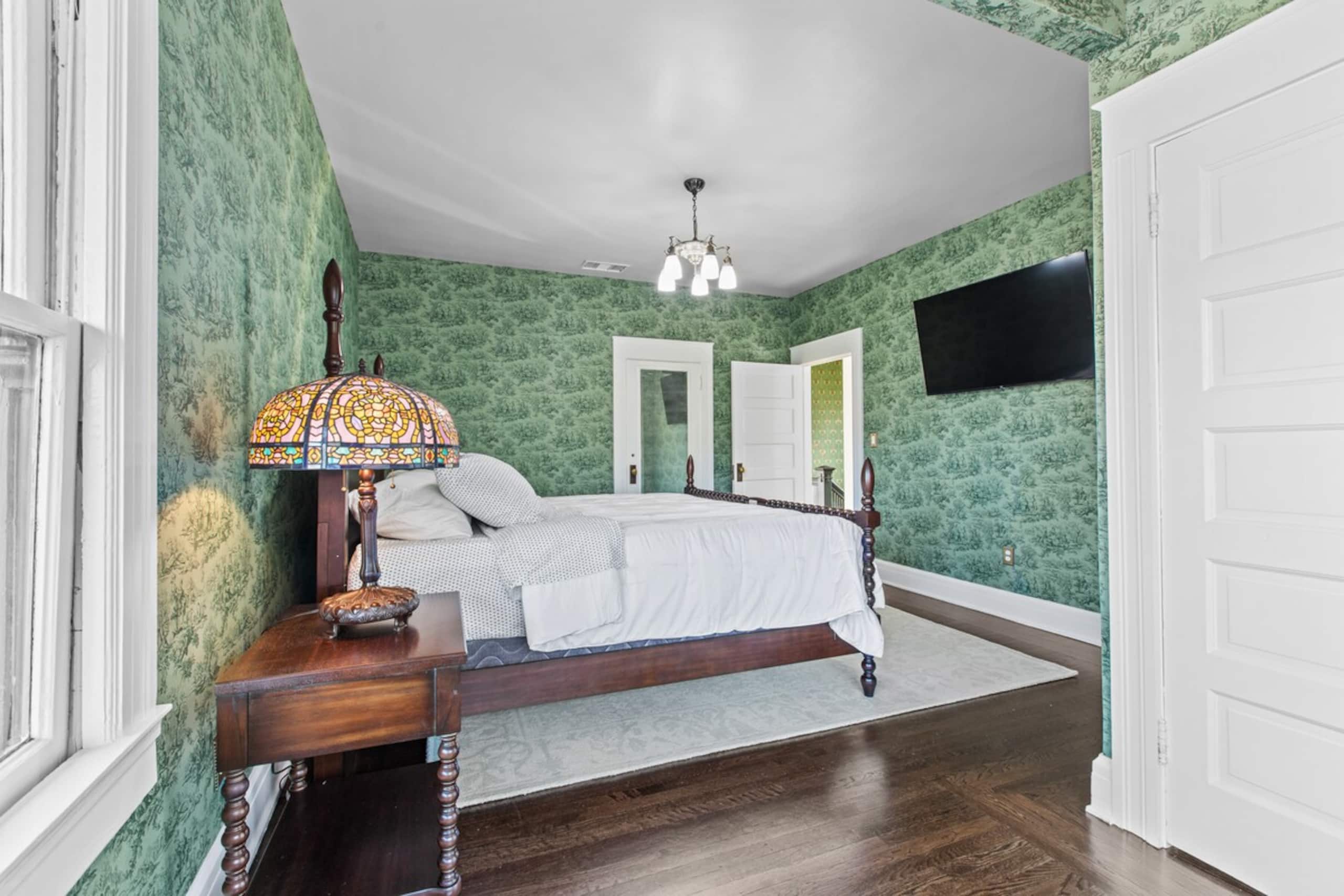 Historic Luxury Home In The Heart of Downtown - Photo 30