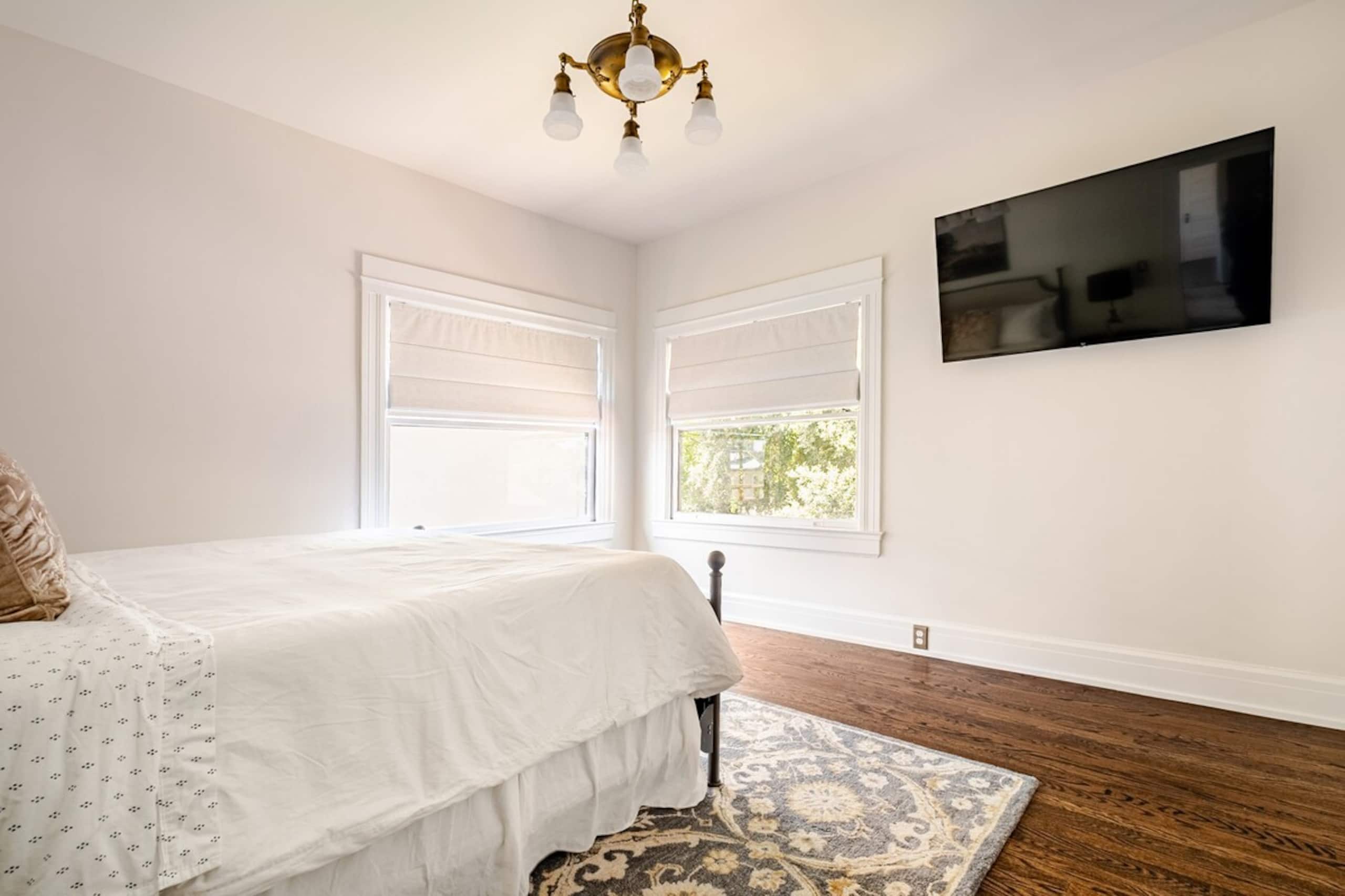 Historic Luxury Home In The Heart of Downtown - Photo 44
