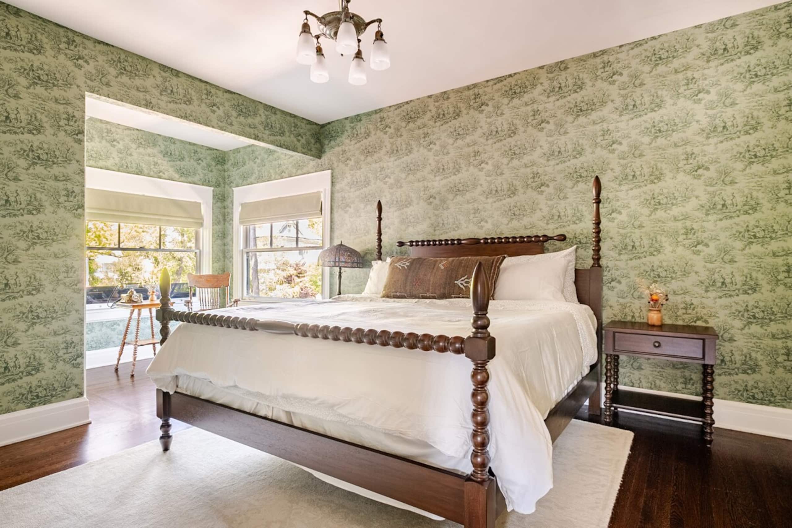 Historic Luxury Home In The Heart of Downtown - Photo 28
