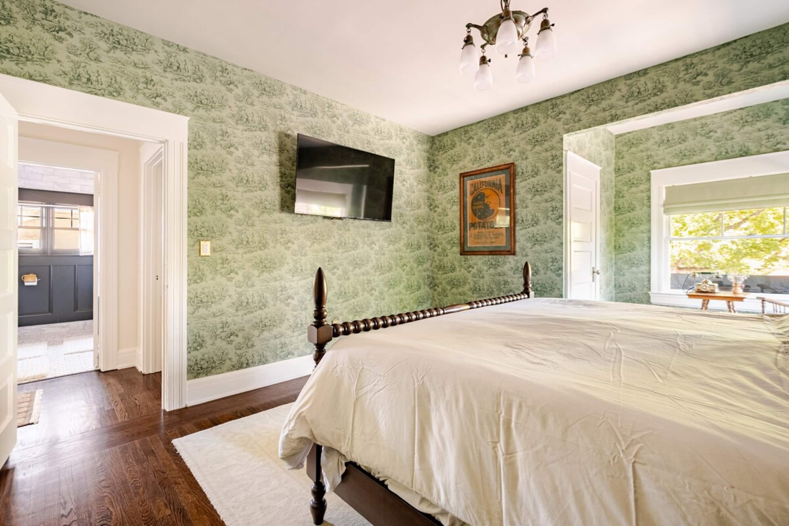 Historic Luxury Home In The Heart of Downtown - Photo 31