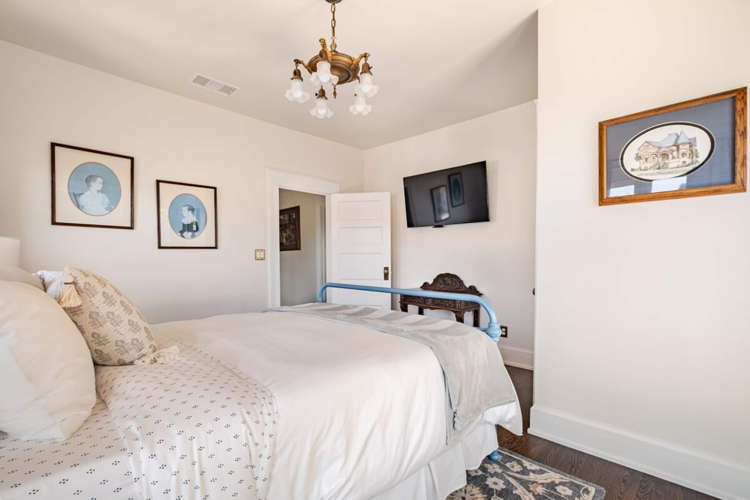 Historic Luxury Home In The Heart of Downtown - Photo 42