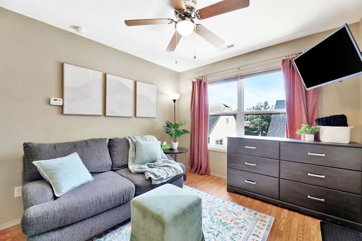 *New*the Orchard Loft~cozy 1 Bd! - Wichita, KS