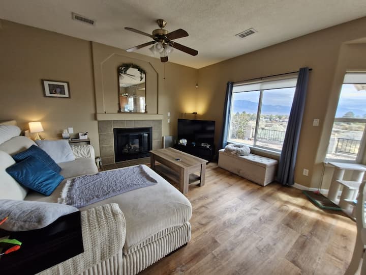 Magenta Mountain Balloon Sunset 3 Br, 2 Bath - Corrales, NM