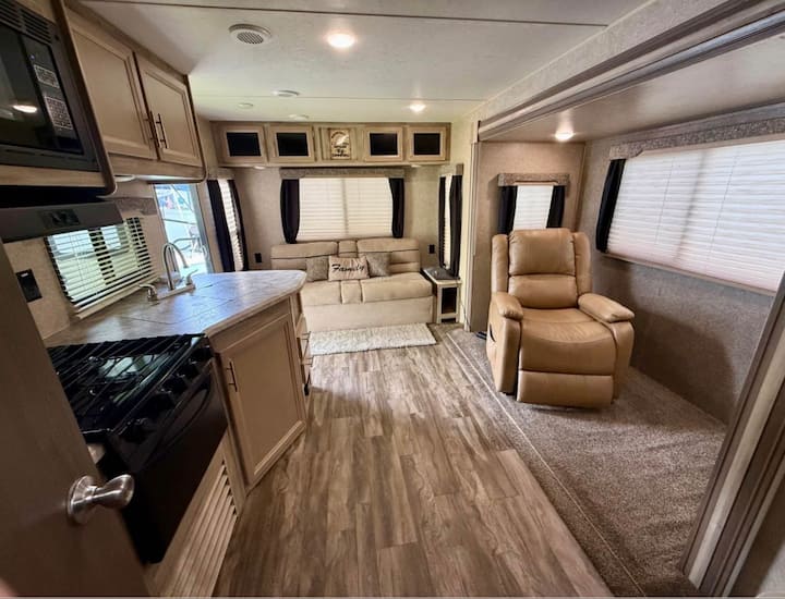Cozy Rv Retreat Near Downtown Sarasota - Sarasota, FL