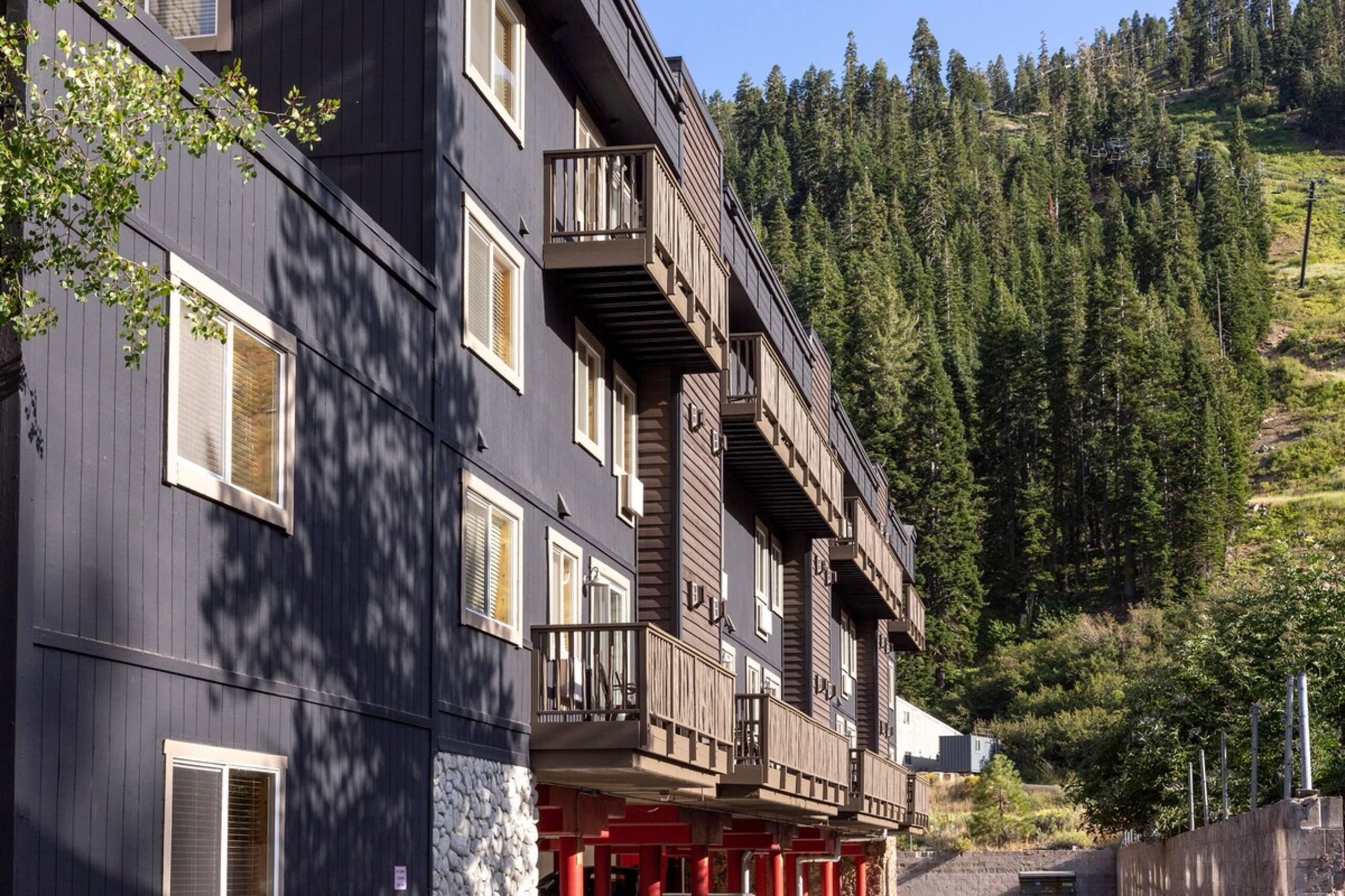 Studio and Red Wolf Lodge and Olympic Valley - Photo 55