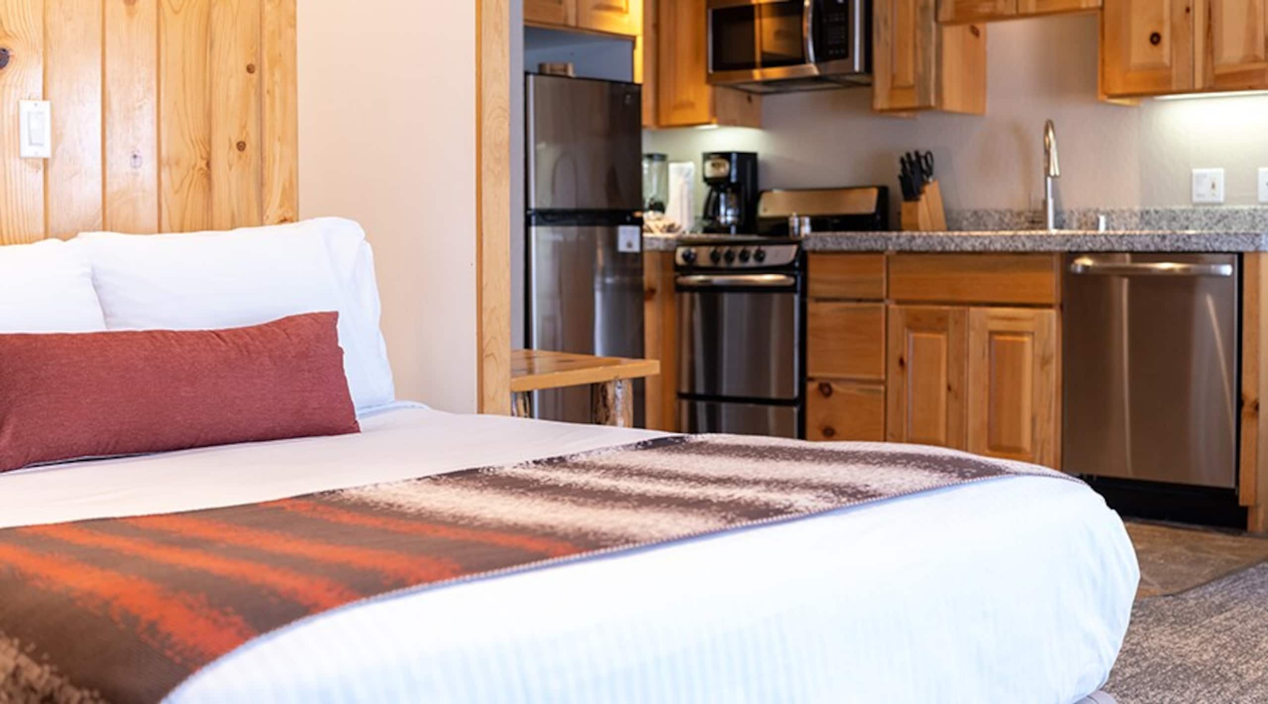 Studio and Red Wolf Lodge and Olympic Valley - Photo 13