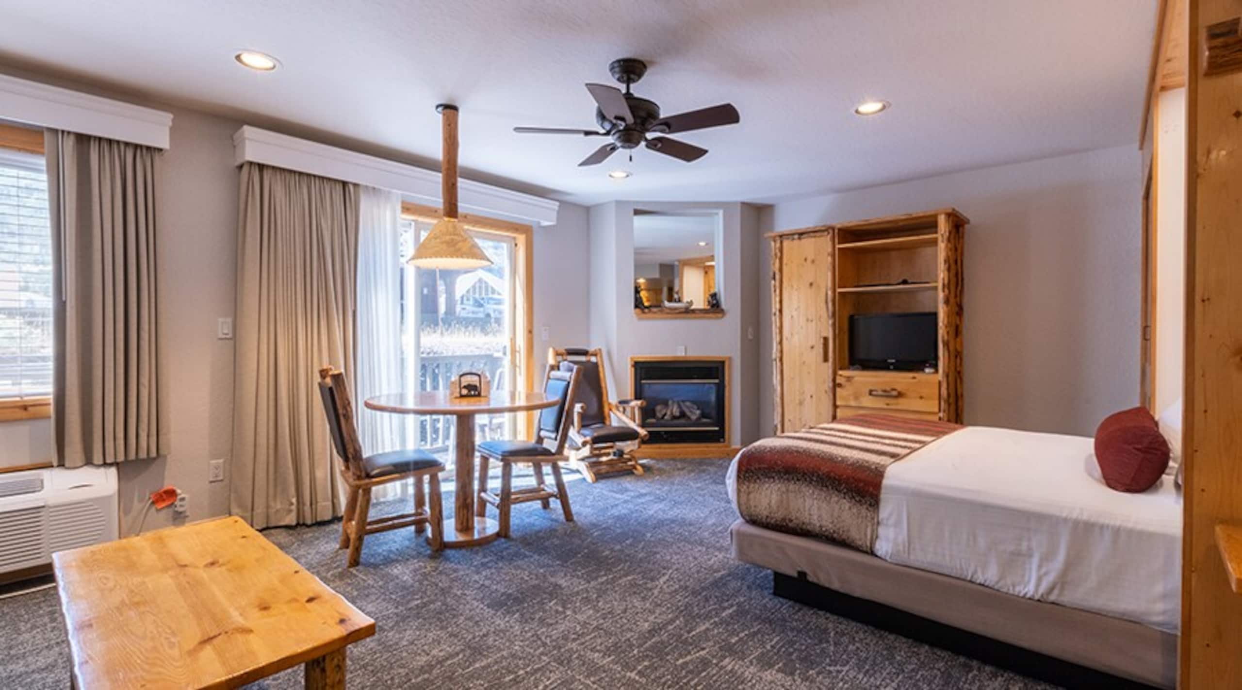 Studio and Red Wolf Lodge and Olympic Valley - Photo 9