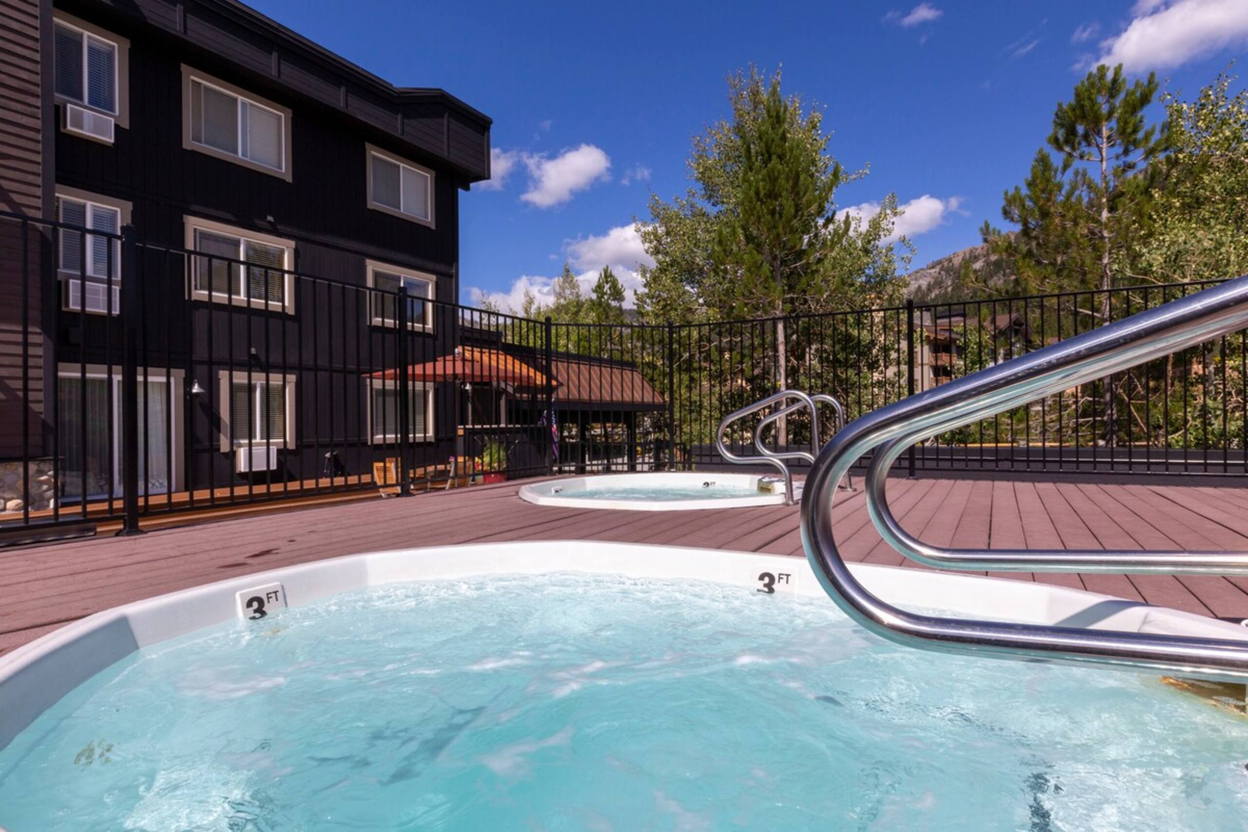 Studio and Red Wolf Lodge and Olympic Valley - Photo 27