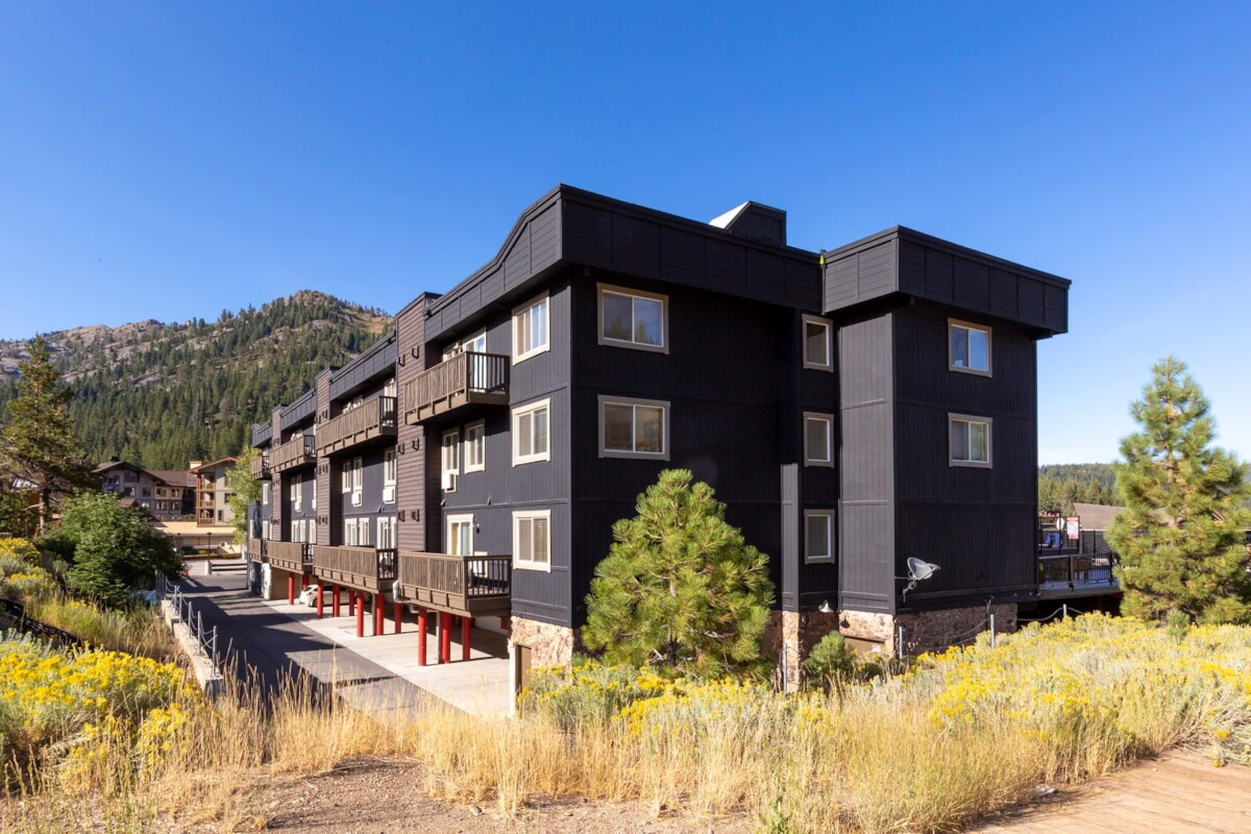 Studio and Red Wolf Lodge and Olympic Valley - Photo 56
