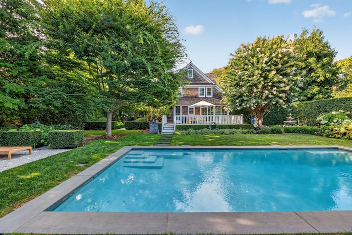 Rovetravel | Grovehollow | Garden Retreat W/ Pool - East Hampton, NY