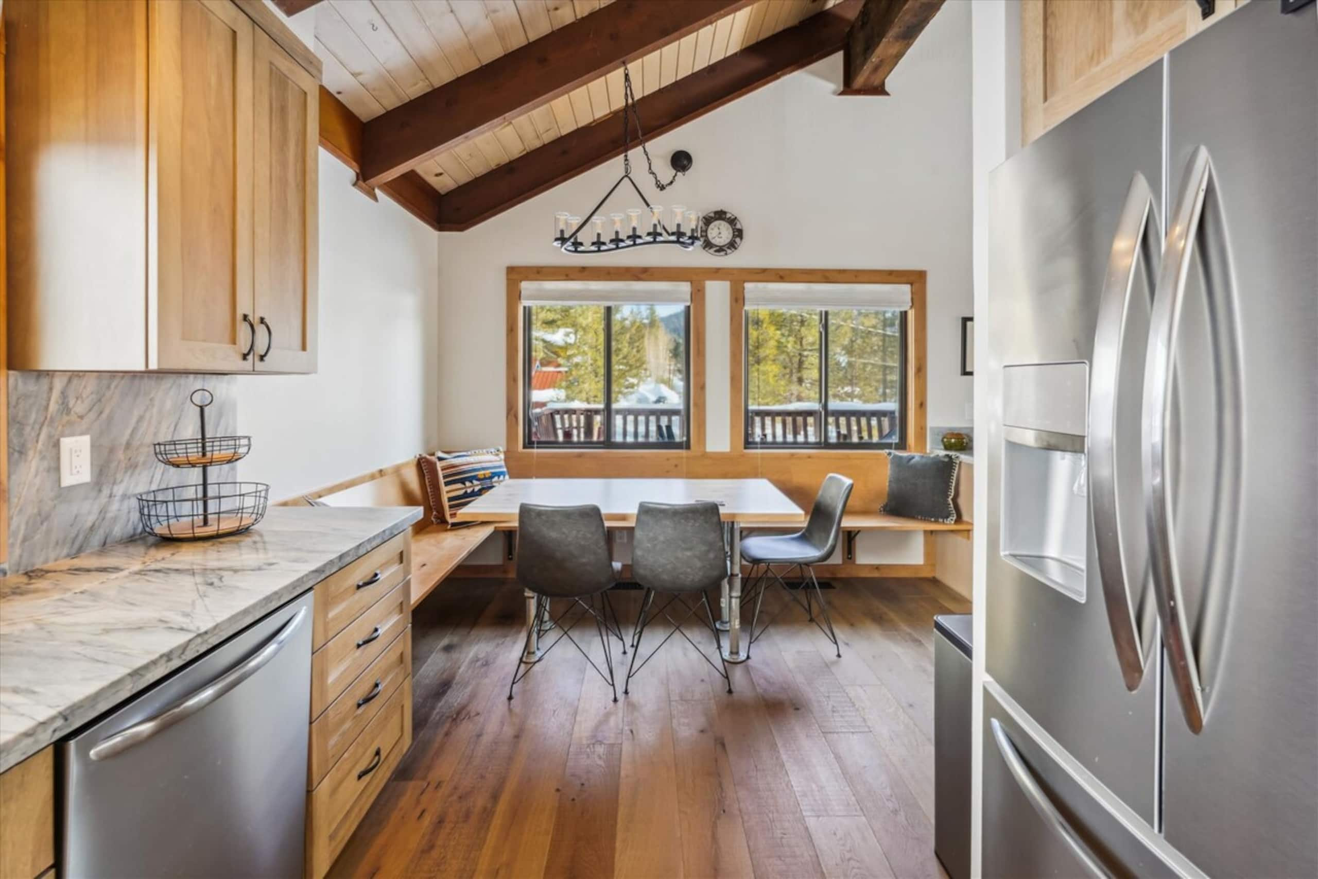 Beautiful Home in Olympic Valley - Photo 7