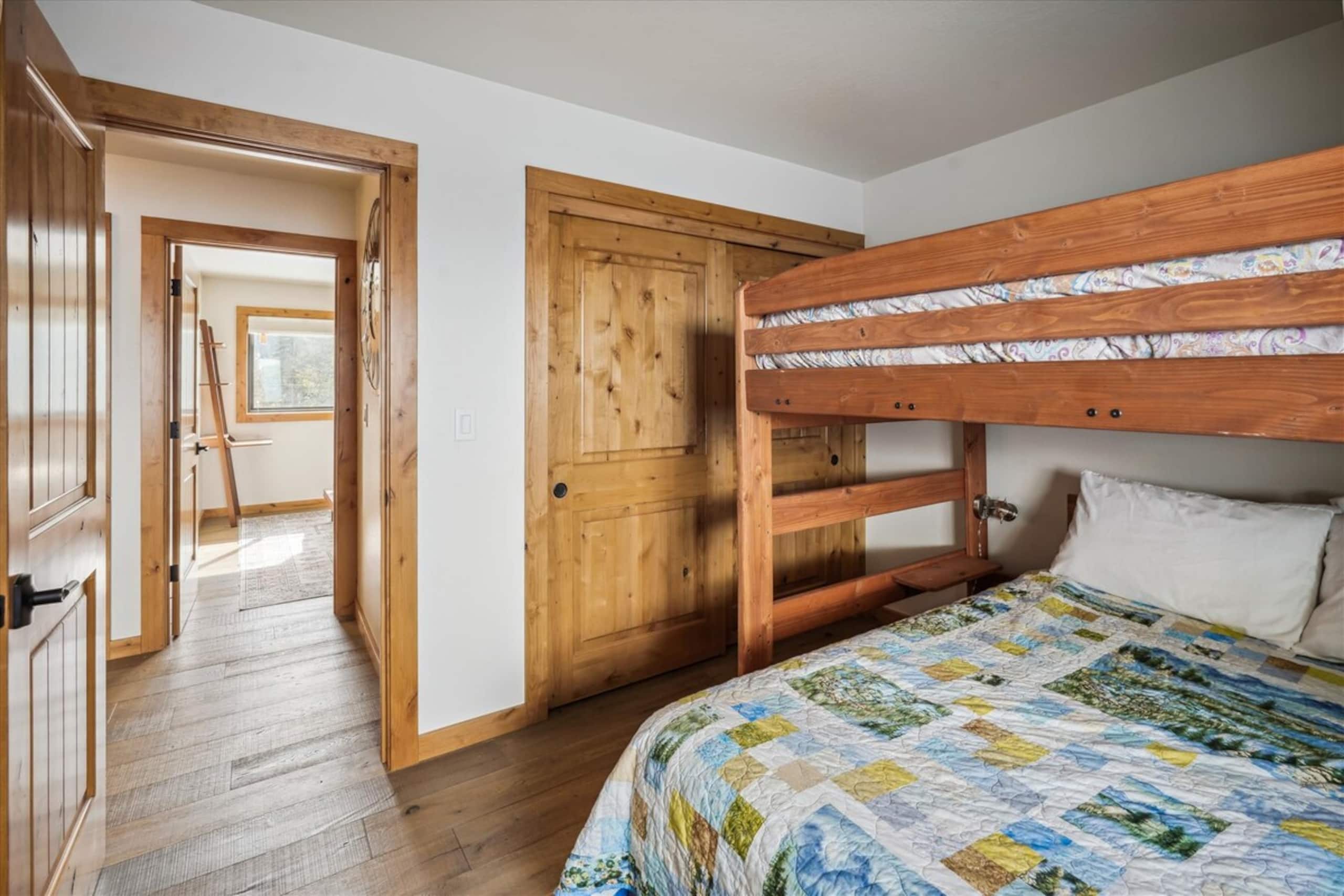 Beautiful Home in Olympic Valley - Photo 15