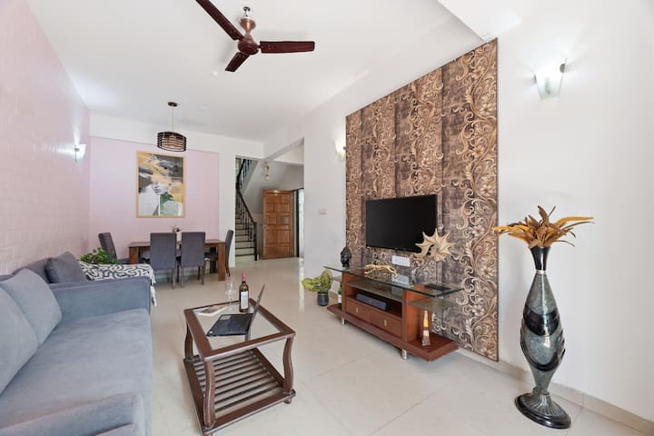 Living room image 4