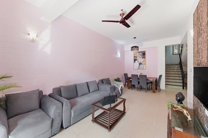 Living room image 2