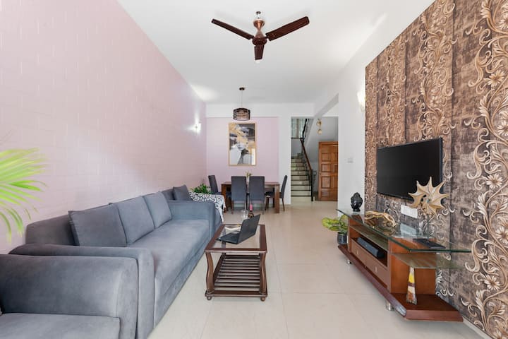 Living room image 1