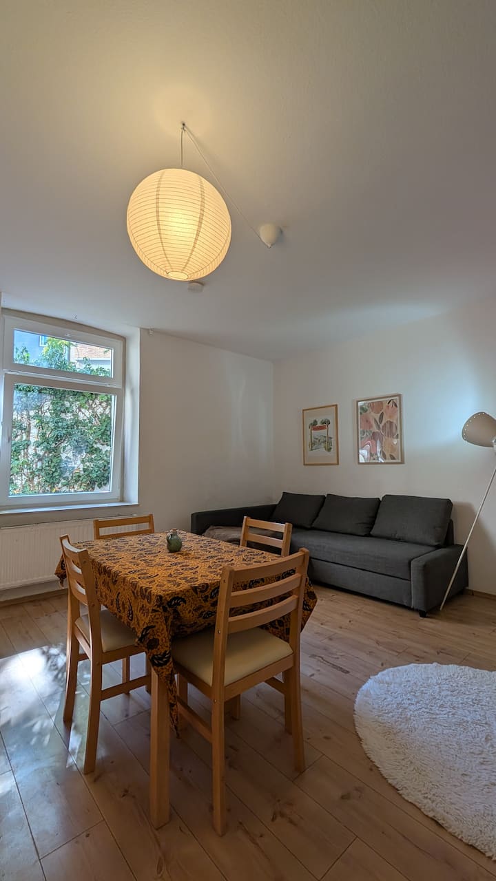 Zentrale Und Ruhige Wohnung Mit Garten - Colonia