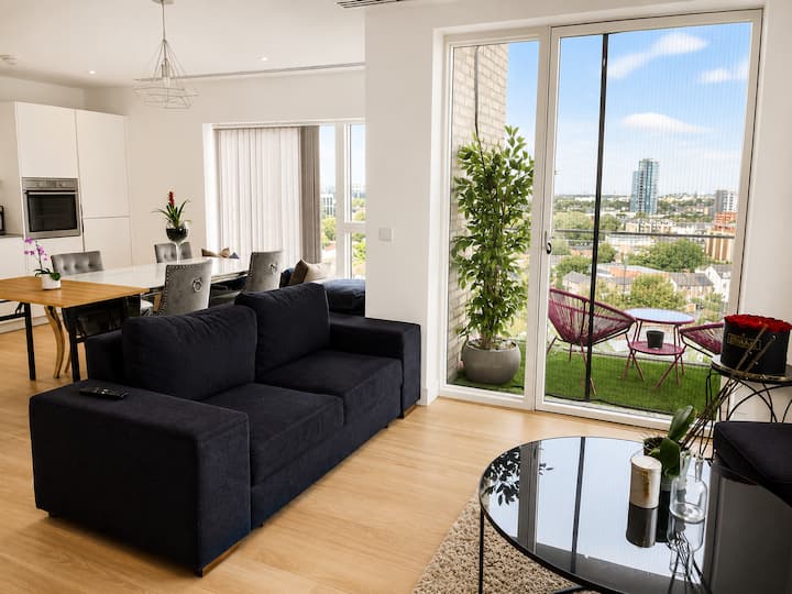 City Living With Panoramic Views - Croydon
