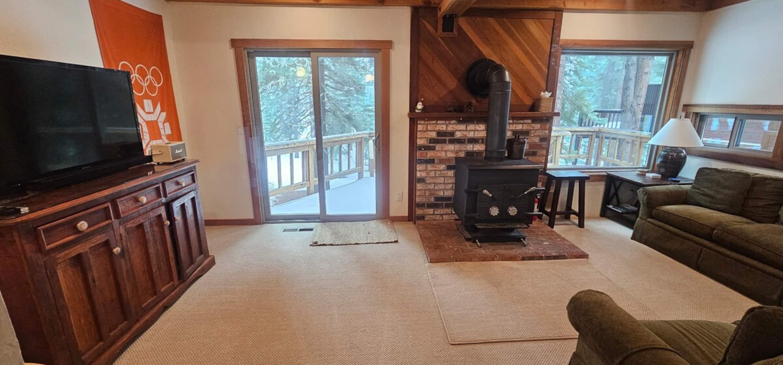 Newly Renovated 3Br Tahoe Cabin - Photo 5