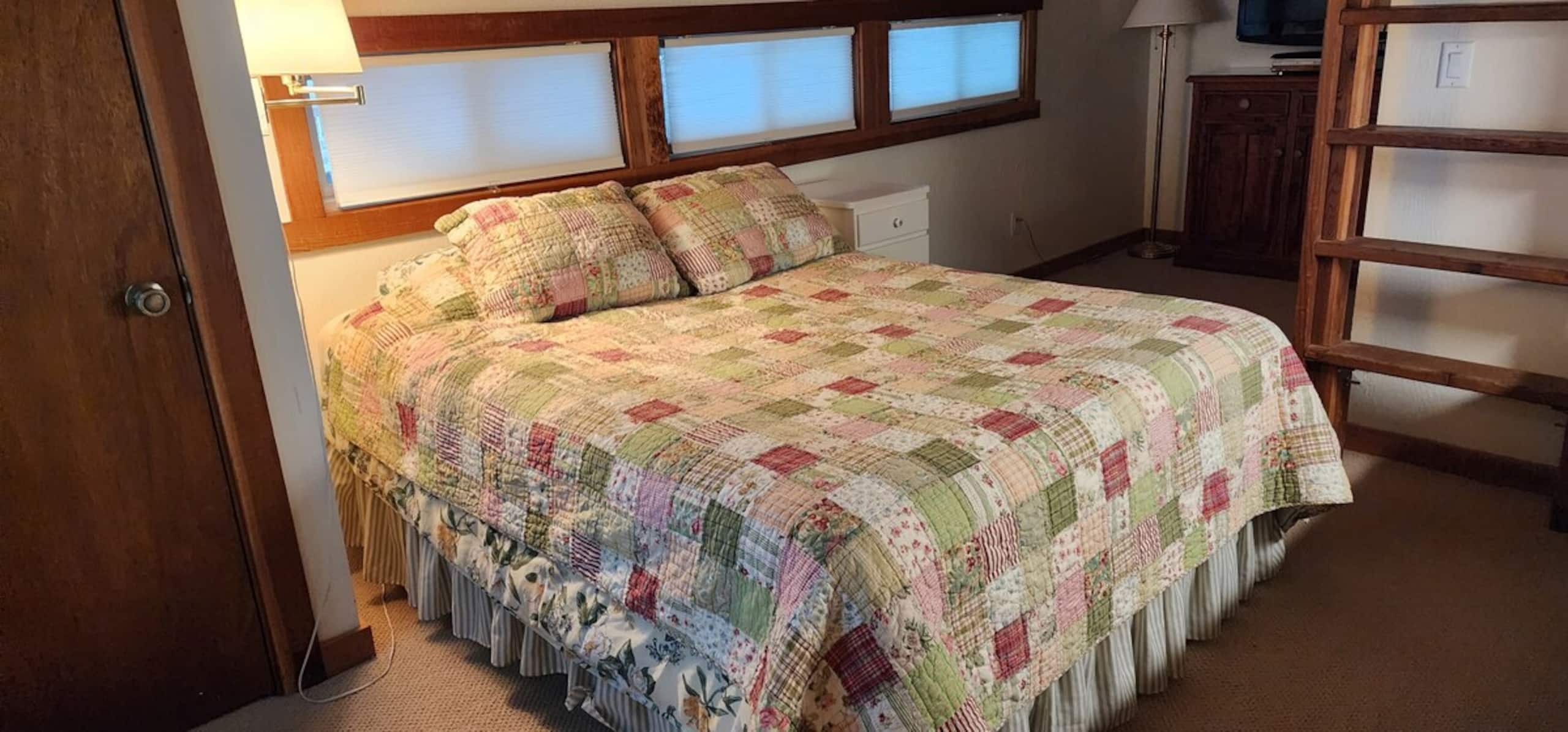 Newly Renovated 3Br Tahoe Cabin - Photo 13