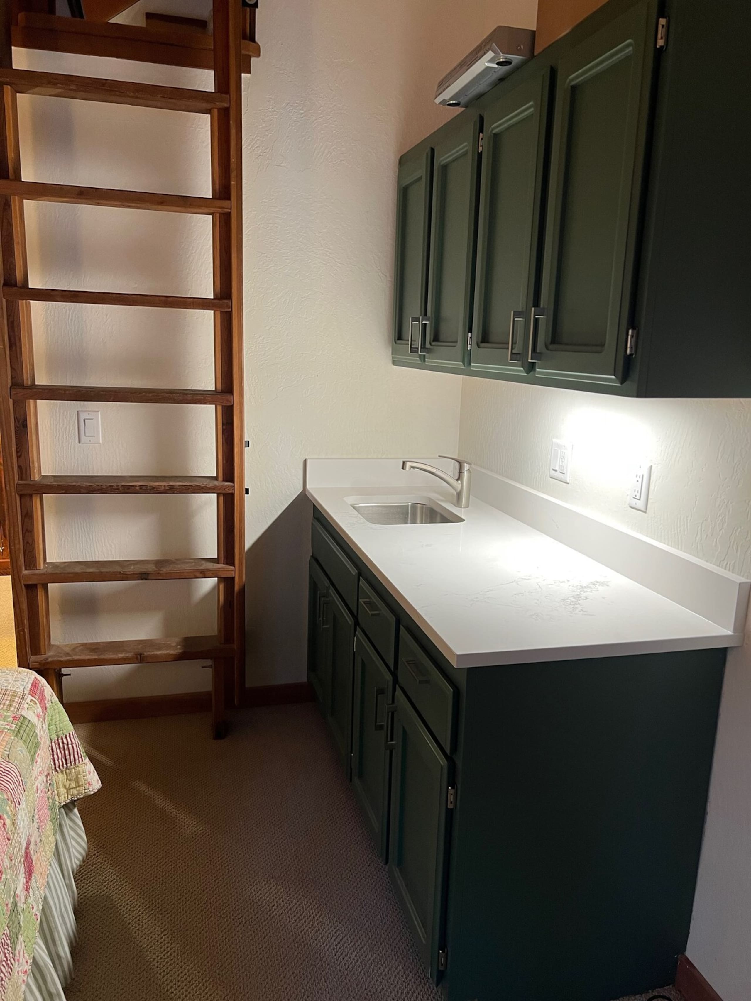 Newly Renovated 3Br Tahoe Cabin - Photo 11