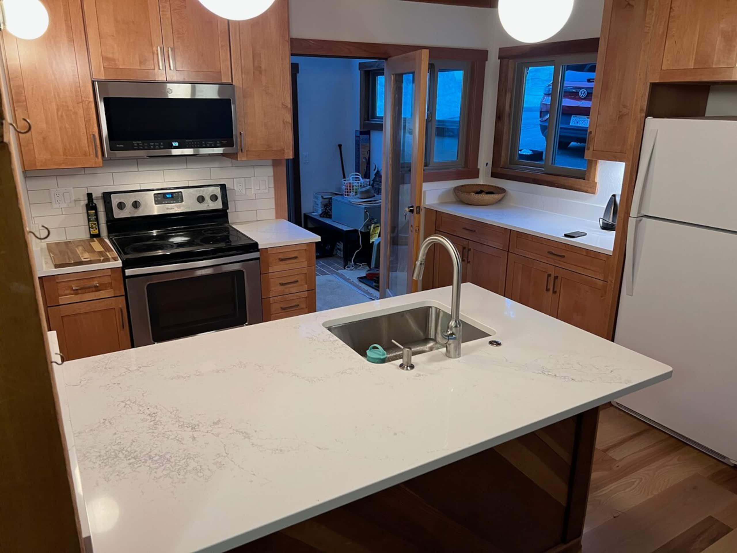 Newly Renovated 3Br Tahoe Cabin - Photo 2