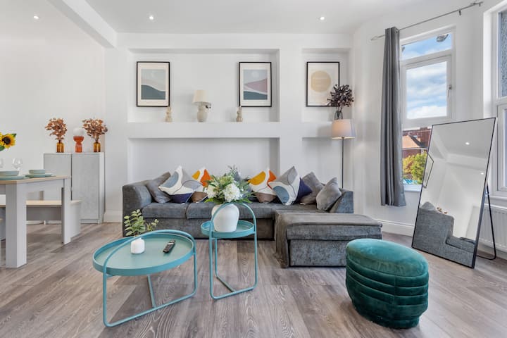 The Palmero Nest - Watford