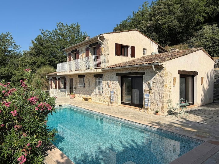 Villa Avec Piscine Et Vue Sur La Mer Près De Nice - Grasse