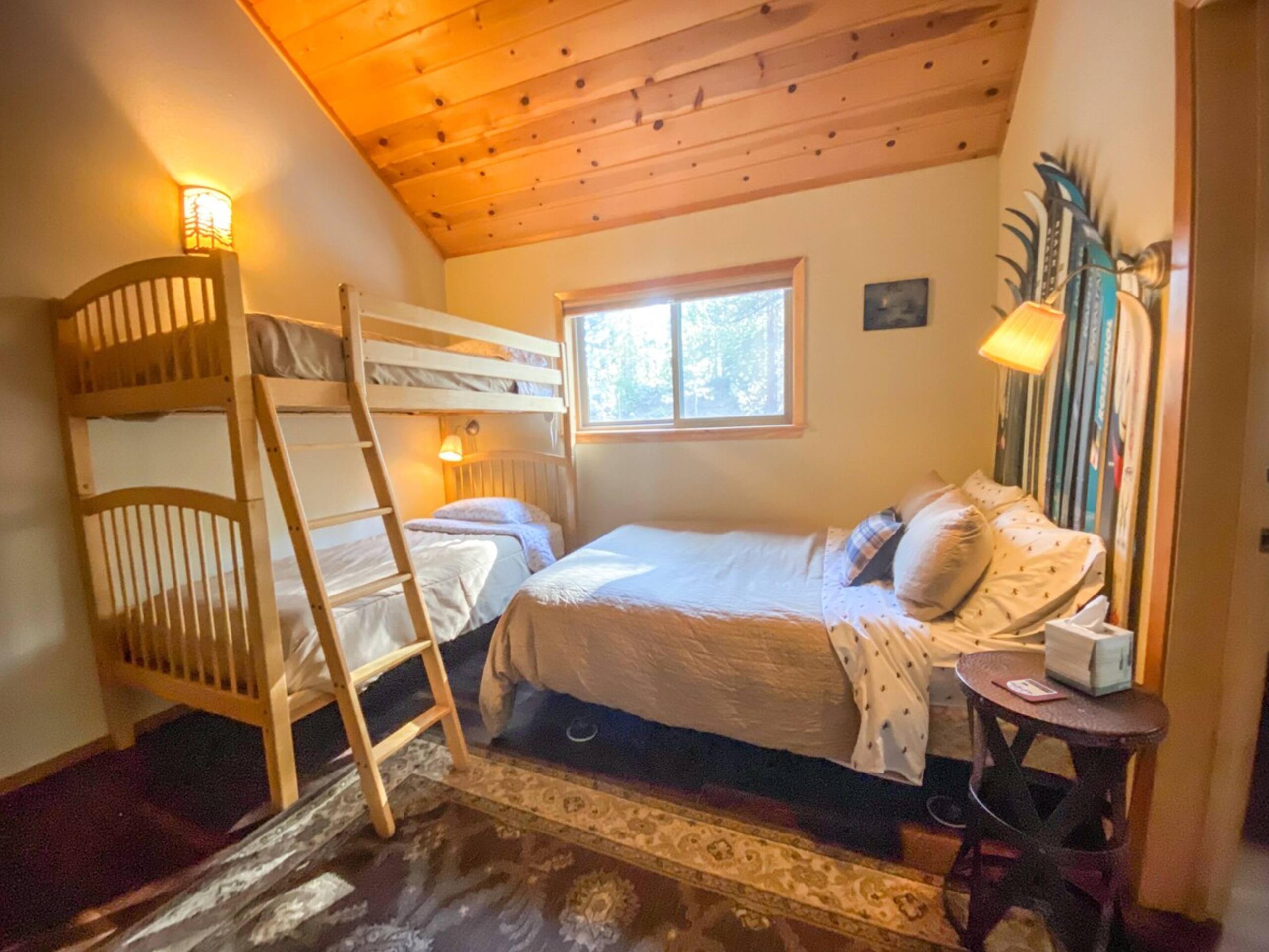 Truckee Getaway Ski/Lake Cabin - Photo 2