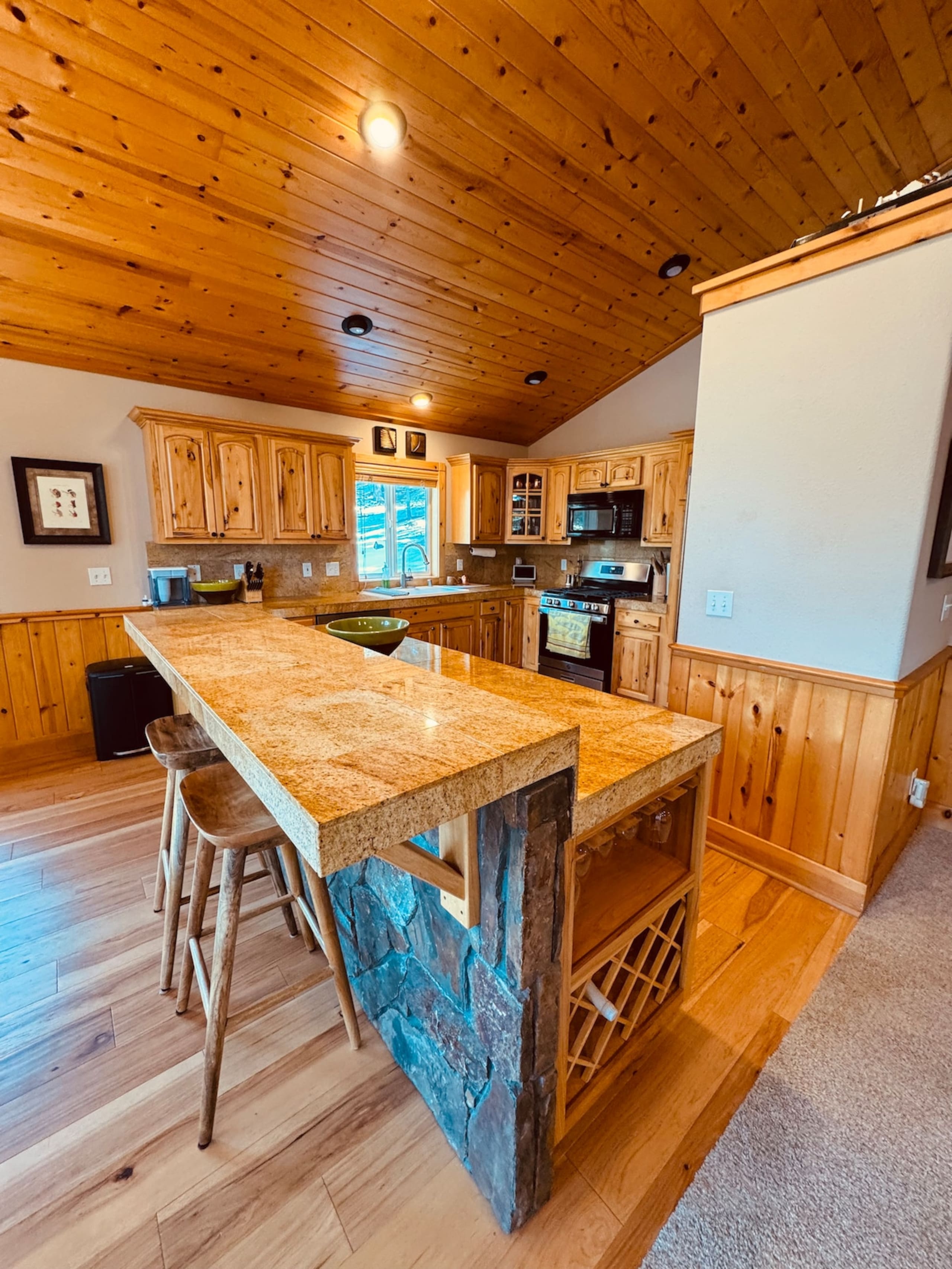 Truckee Retreat-Spa, fitness center+private beach - Photo 12