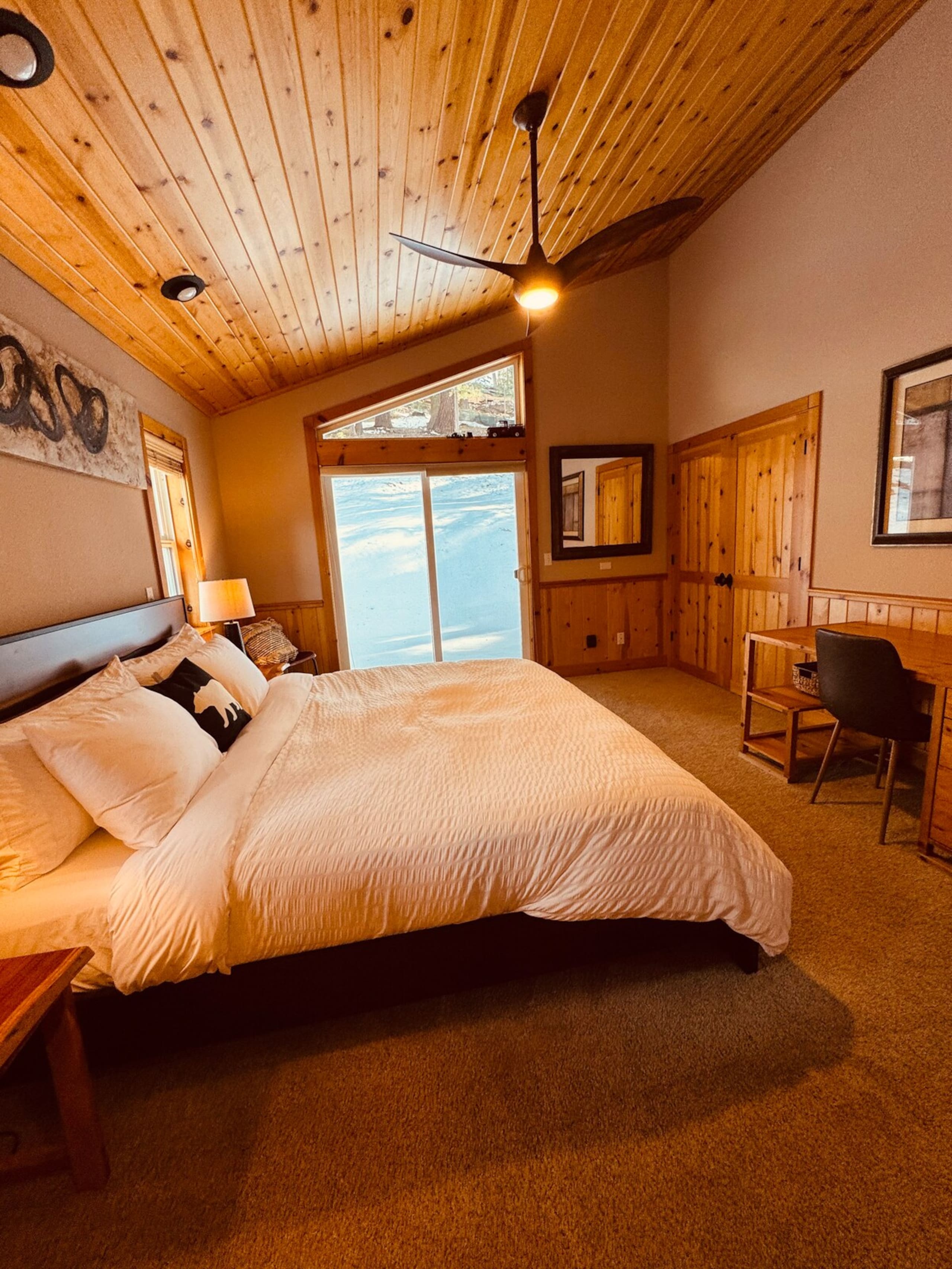 Truckee Retreat-Spa, fitness center+private beach - Photo 2