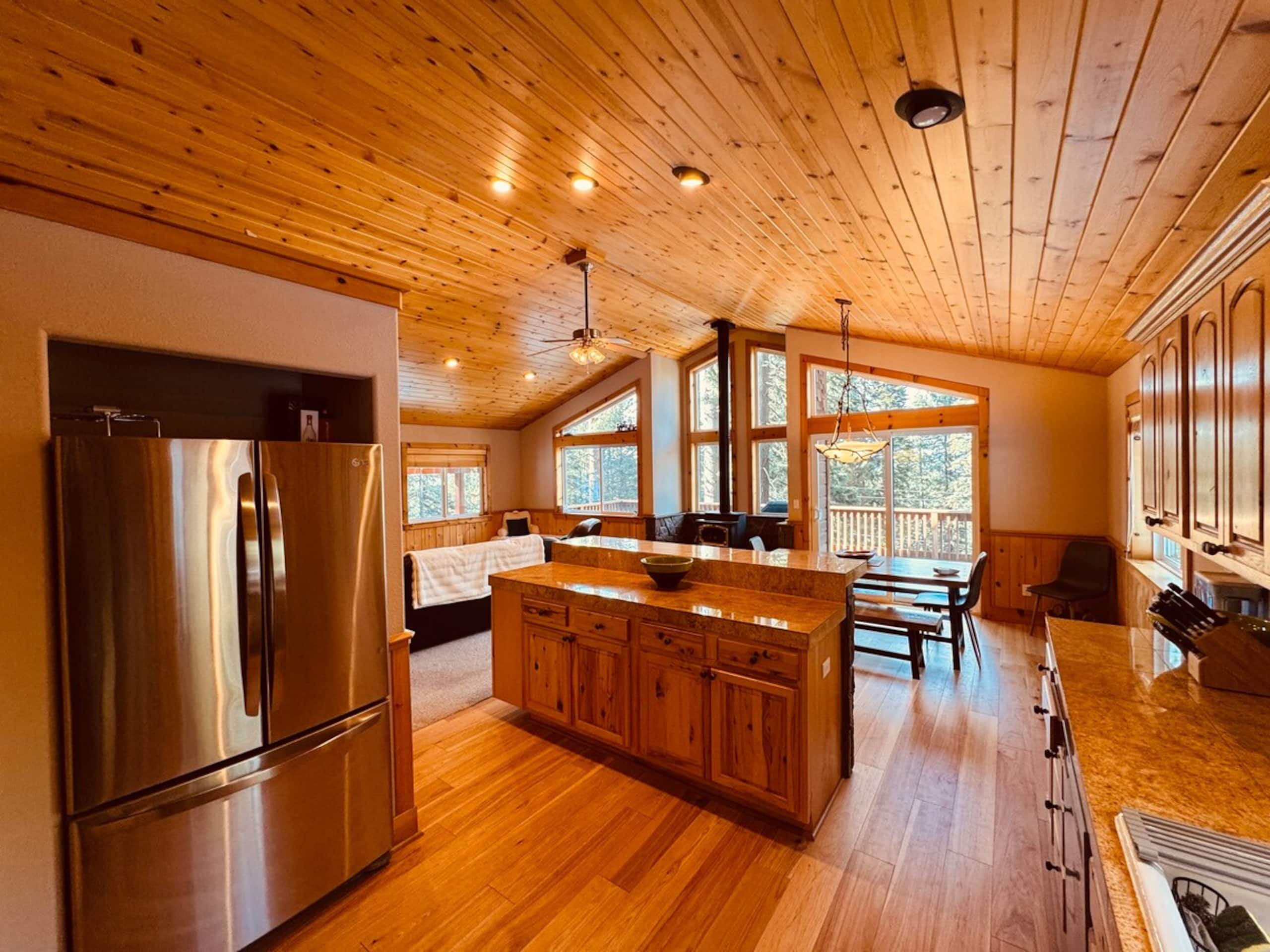 Truckee Retreat-Spa, fitness center+private beach - Photo 10